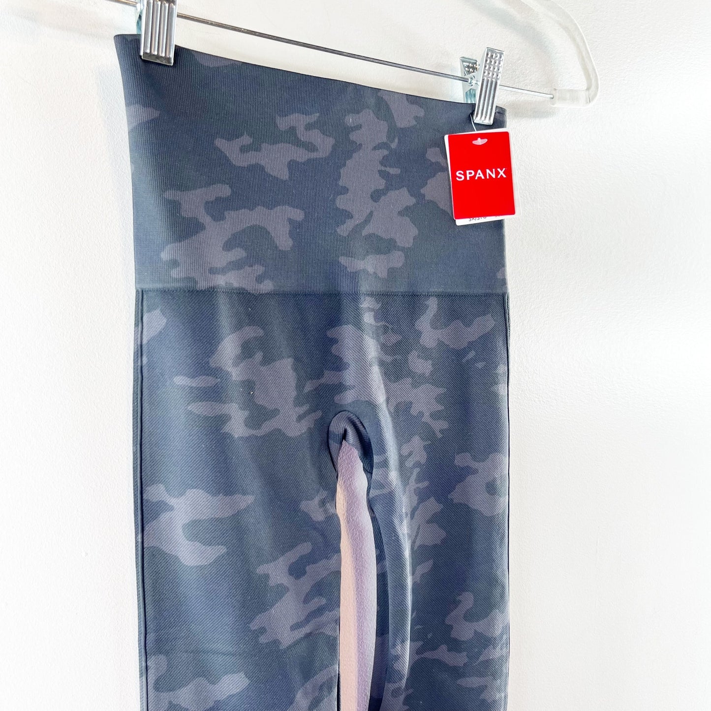 SPANX High Rise Seamless Look At Me Now Camo Leggings Gray Small