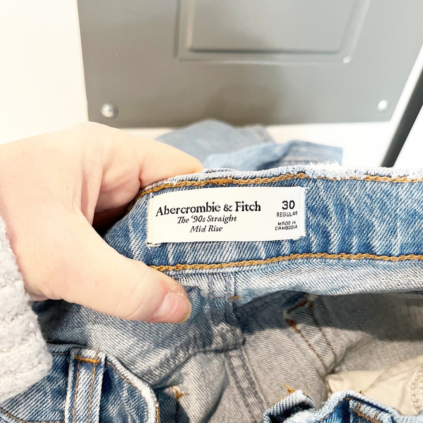 Abercrombie & Fitch The '90s Straight Mid Rise Jeans Blue 30
