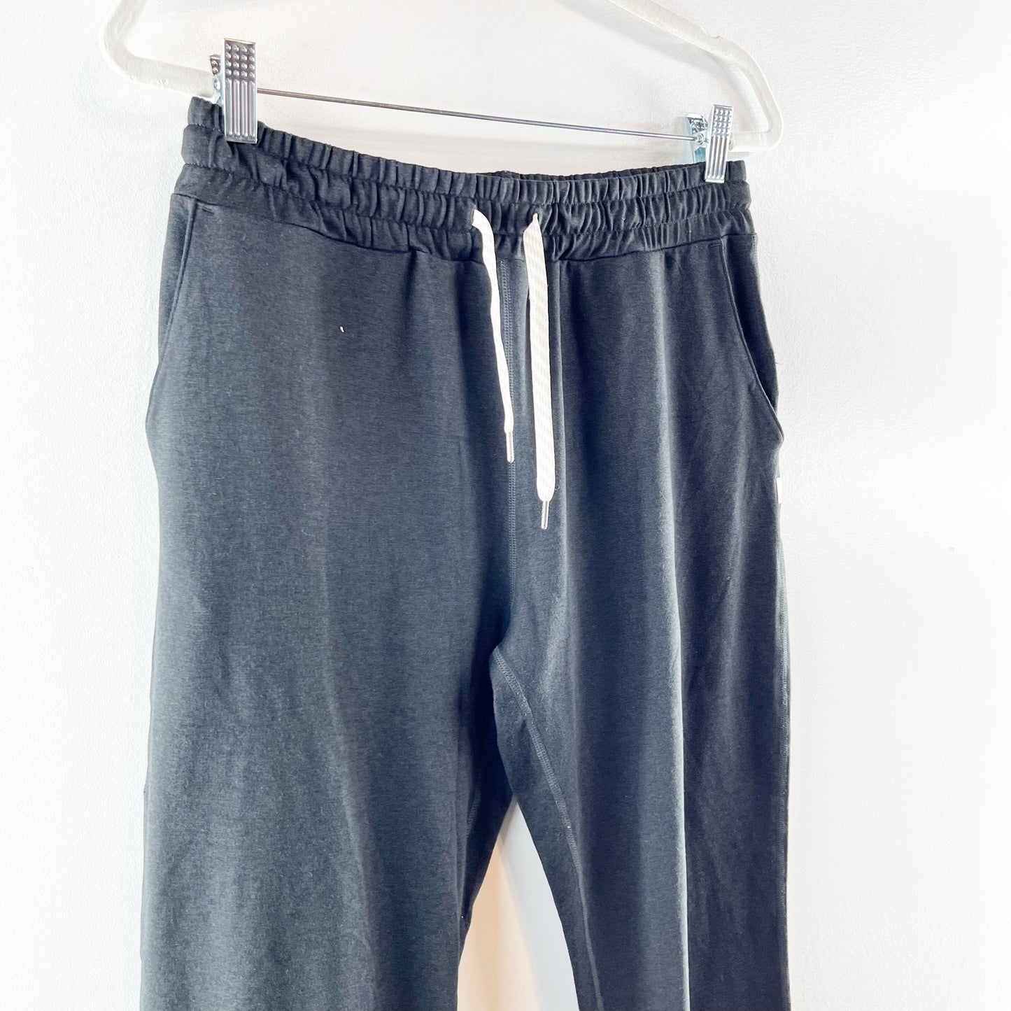 Vuori Performance Drawstring Jogger Pants Black Heather Medium