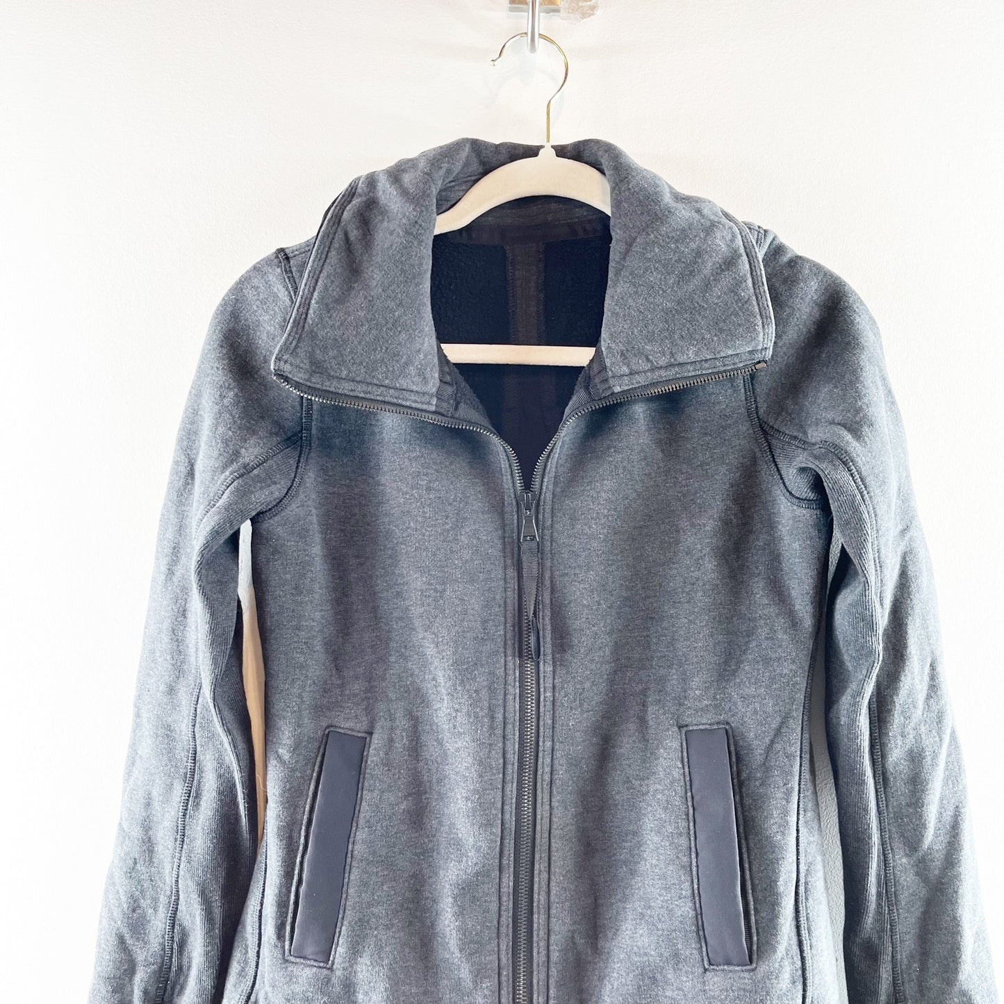 Lululemon En Route Full Zip Back Flyaway Jacket Gray 4 / Small