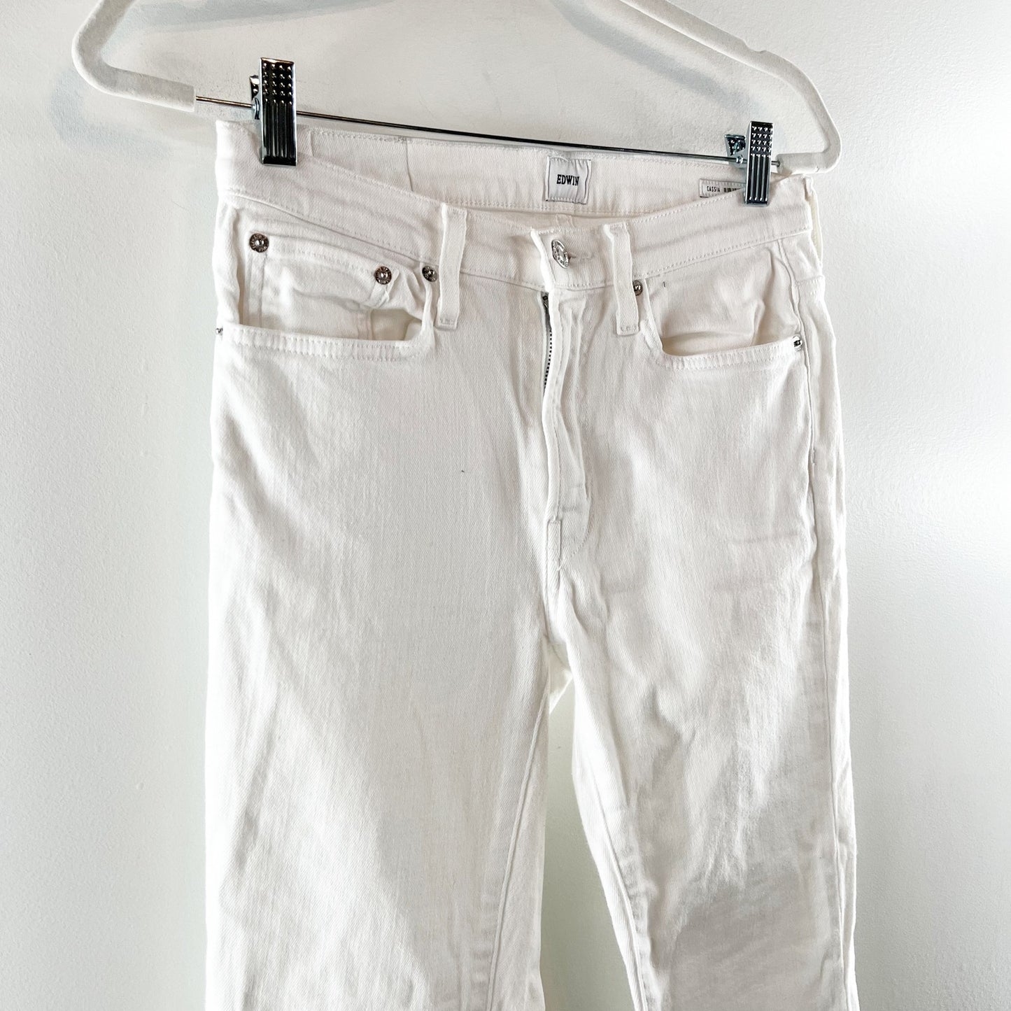 Edwin Cassia Mid Rise Cropped Mini Boot Cut Jeans White 27 / 4