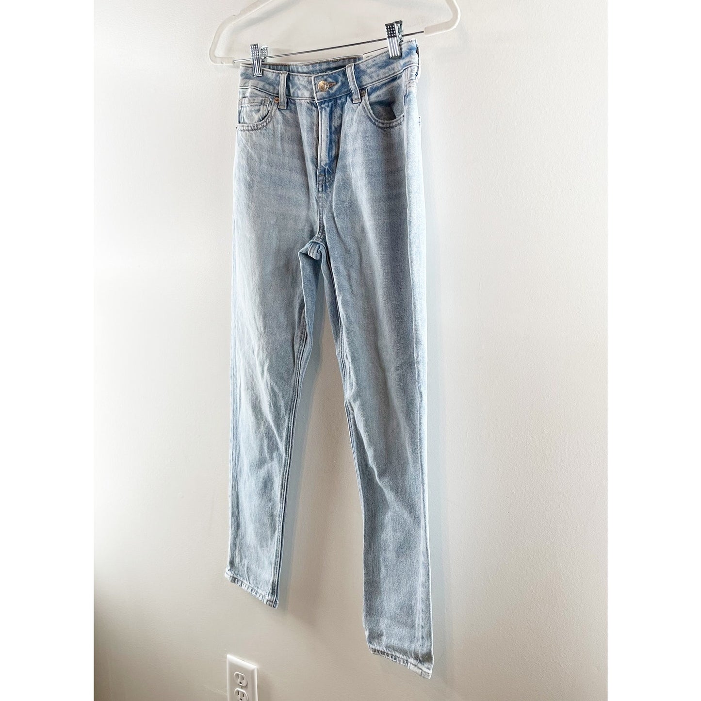 American Eagle Outfitters Strigid High Rise Mom Jeans Blue Breeze US 0 / 25