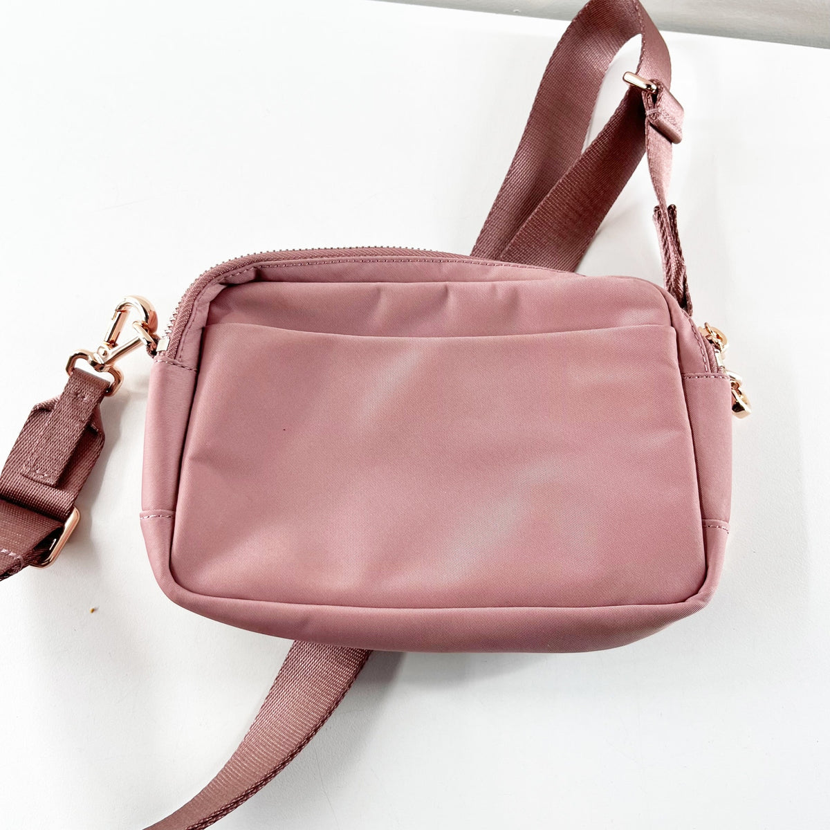Lululemon Everywhere Crossbody Bag Purse 2L Dusty Rose Pink