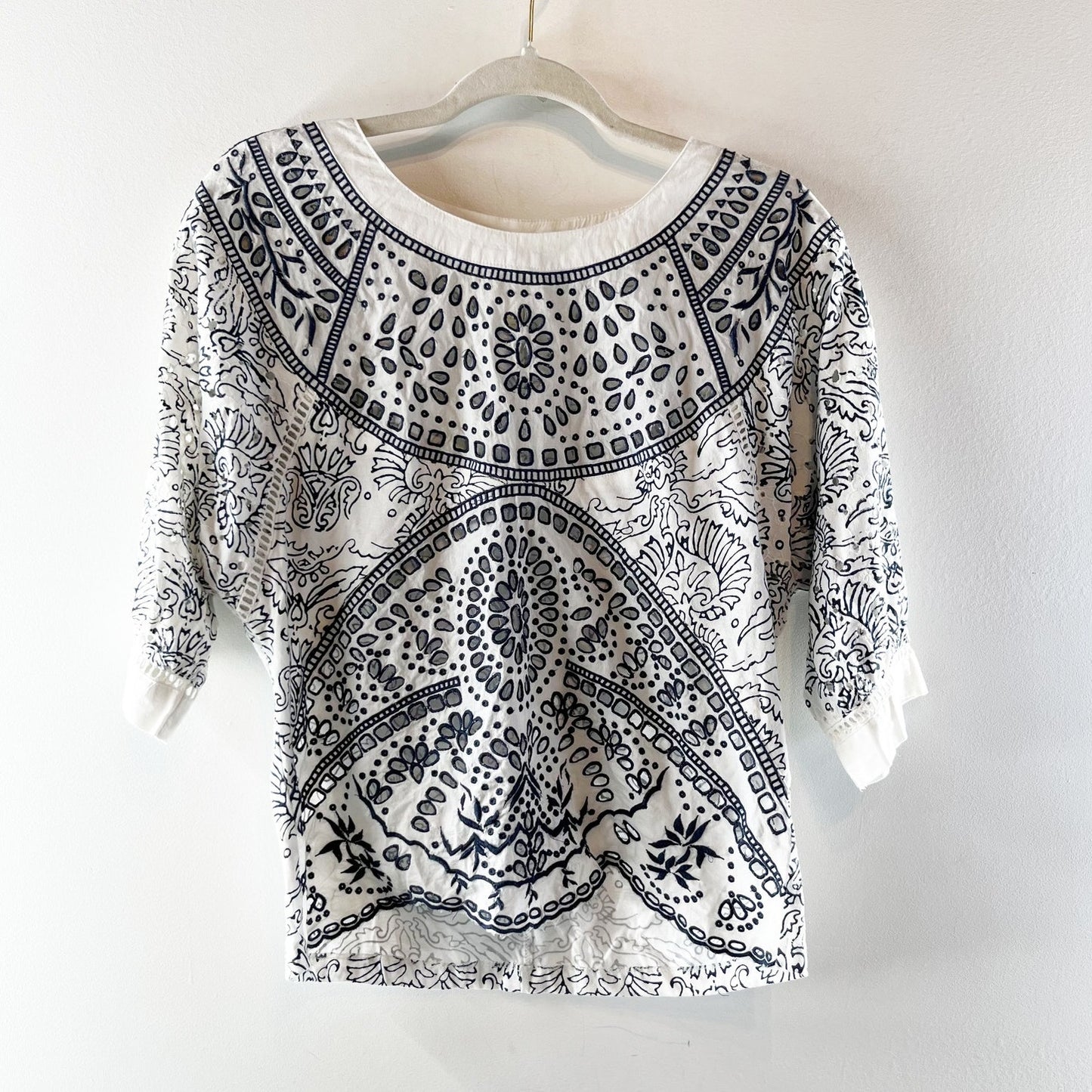 Maeve Anthropologie Ester Embroidered Tee Shirt Top White Blue XS