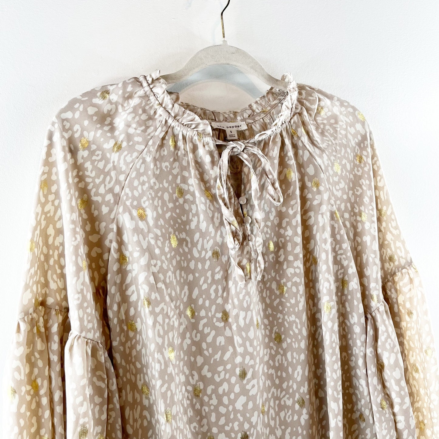 Blu Pepper Lost In Translation Printed Long Sleeve Peasant Blouse Beige Small