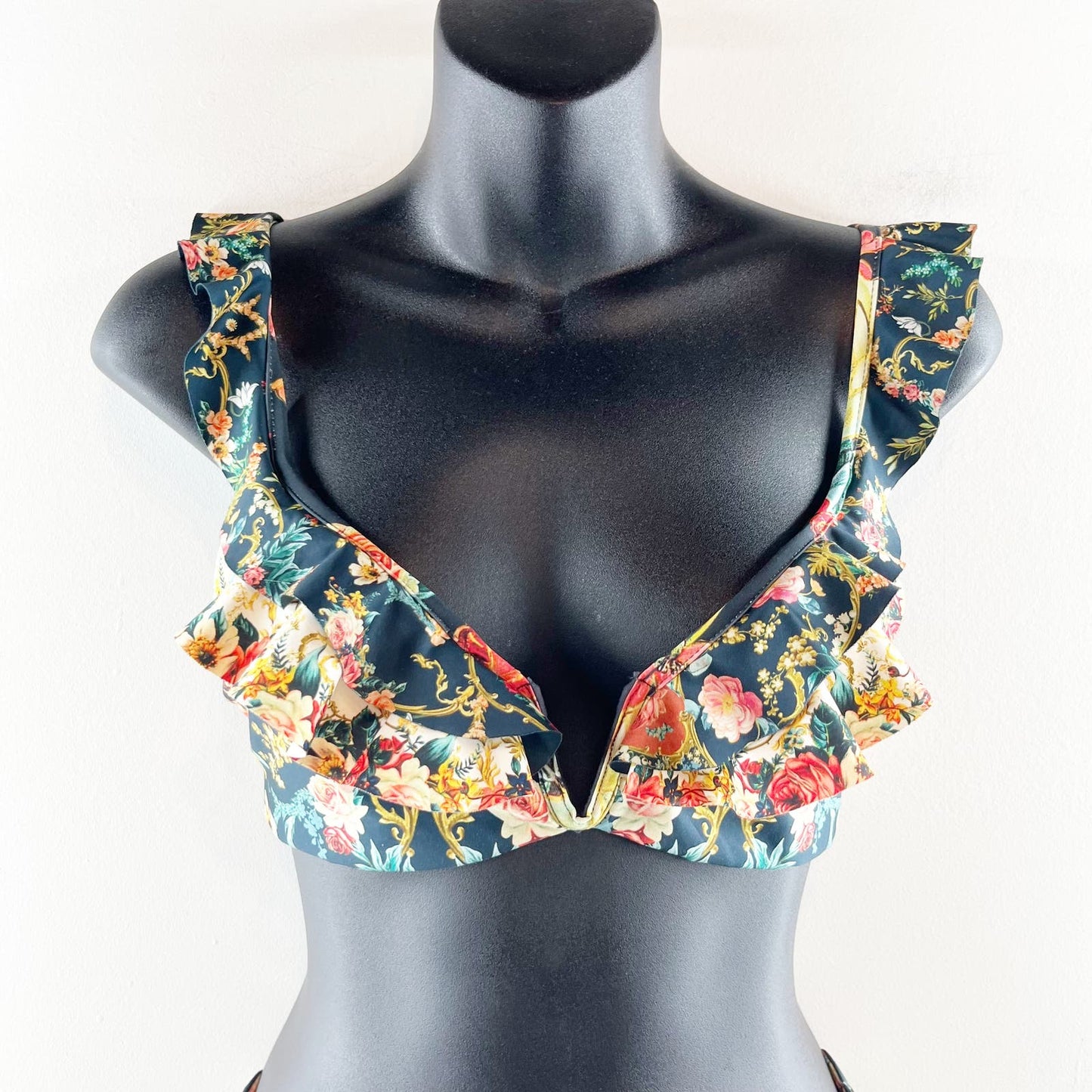 Agua Bendita Malena Sweetheart Ruffle Two Piece Floral Bikini Green Large