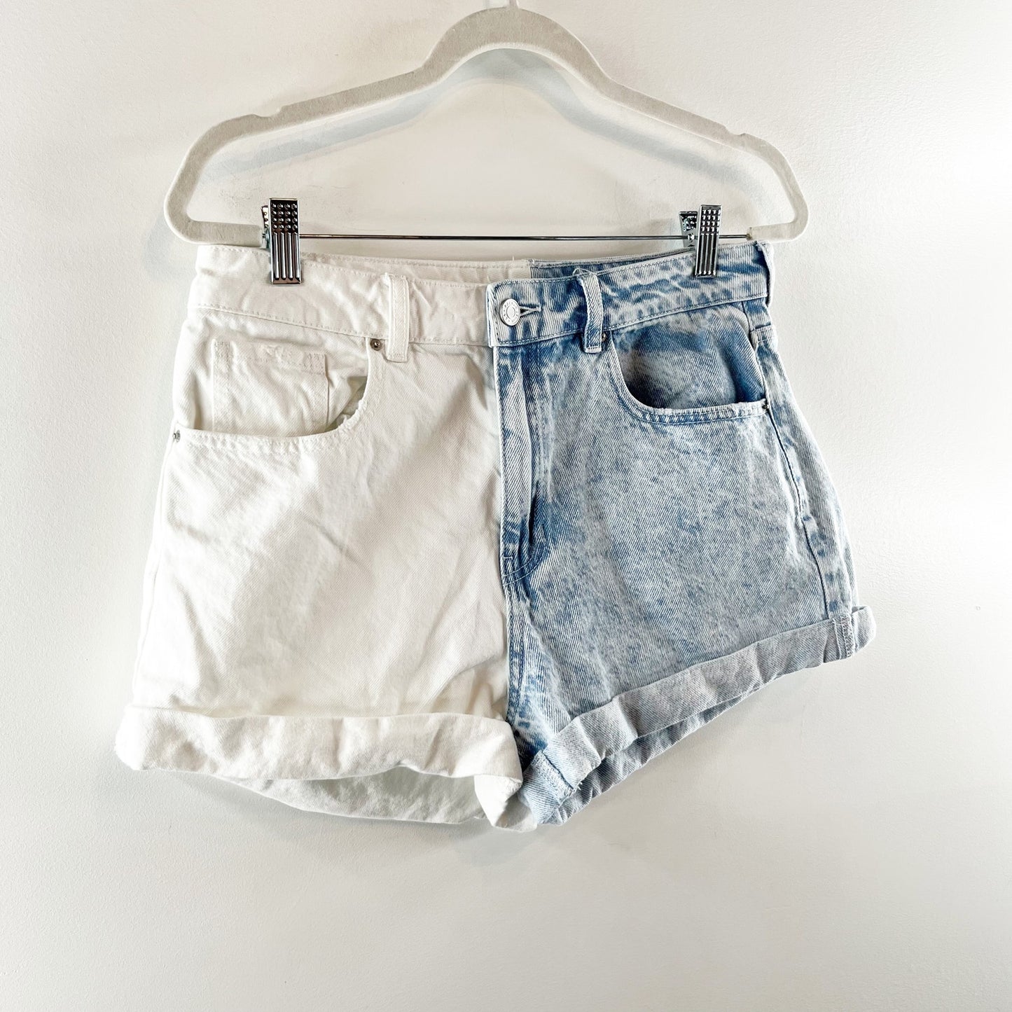 PacSun High Waisted Two-Tone Cuffed Hem Mom Shorts Blue White Denim 29