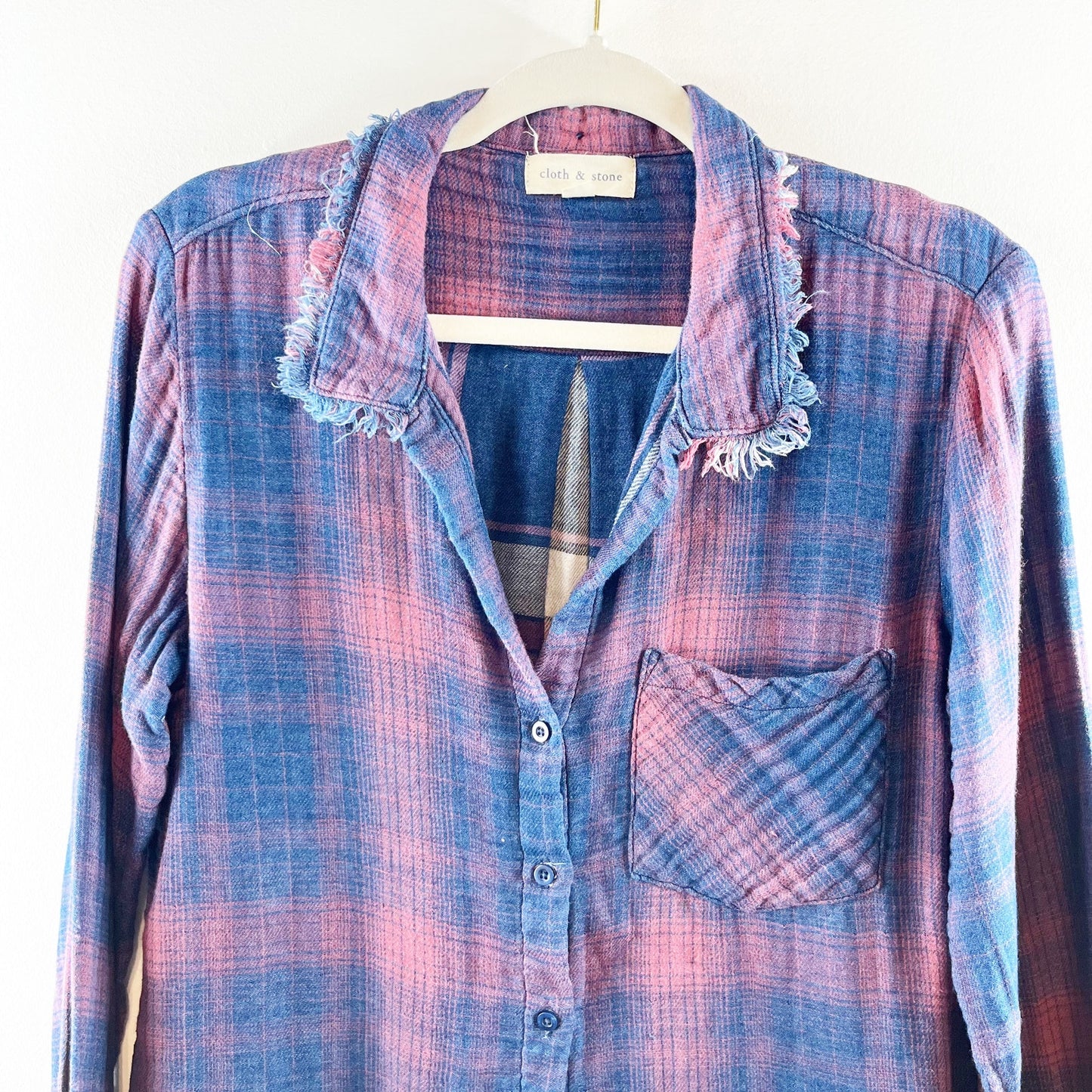 Cloth & Stone Plaid Long Sleeve Frayed Raw Hem Flannel Shirt Blue Red Small