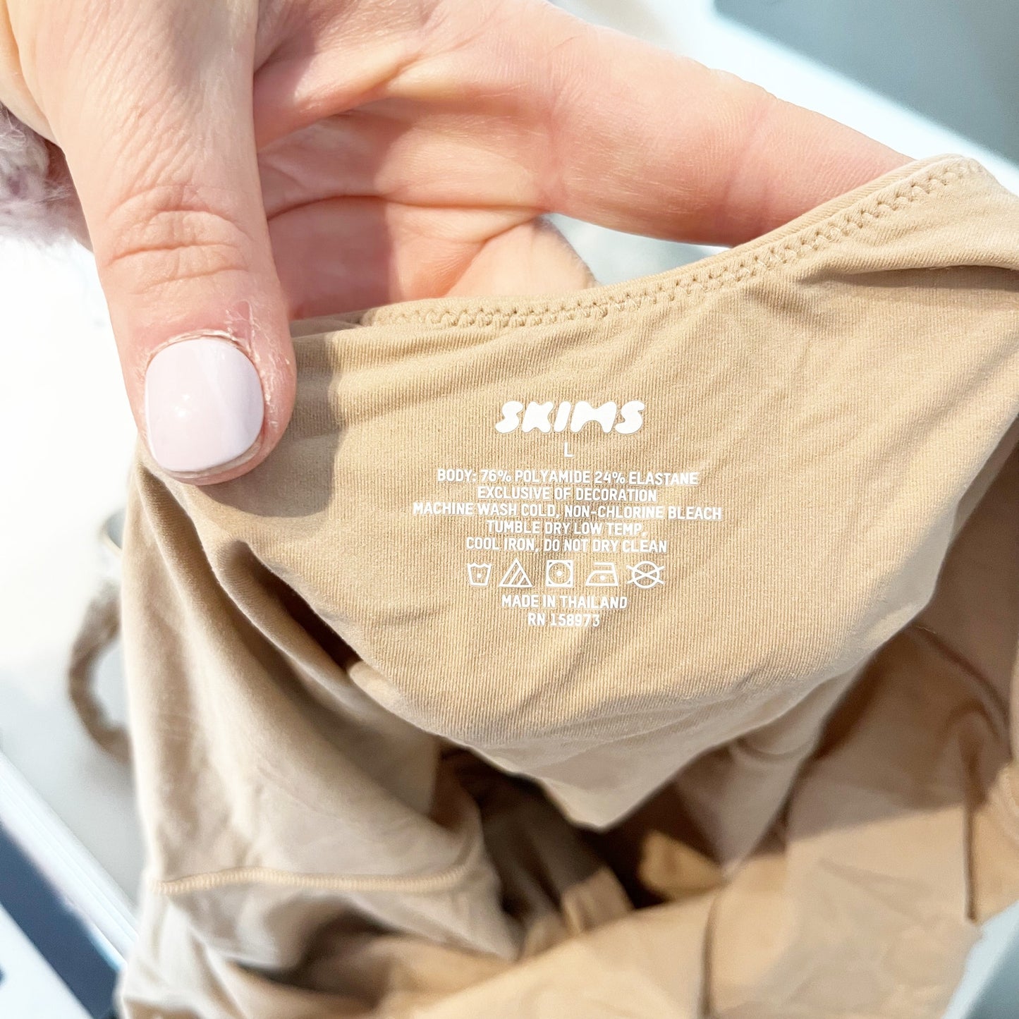 Skims Fits Everybody Square Neck Low Scoop Back Thong Bodysuit Clay Large