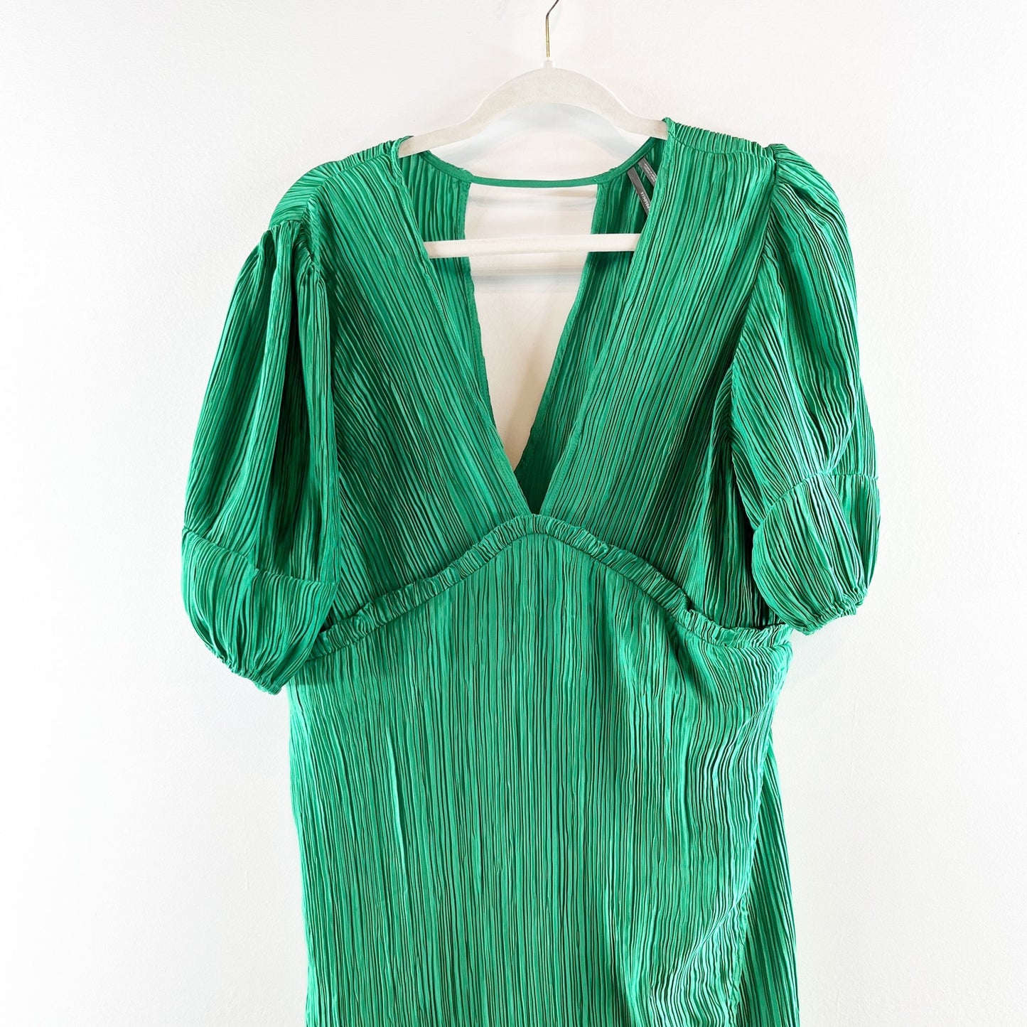 Anthropologie V Neck Short Puff Sleeve Plisse Pleated Midi Dress Green Medium