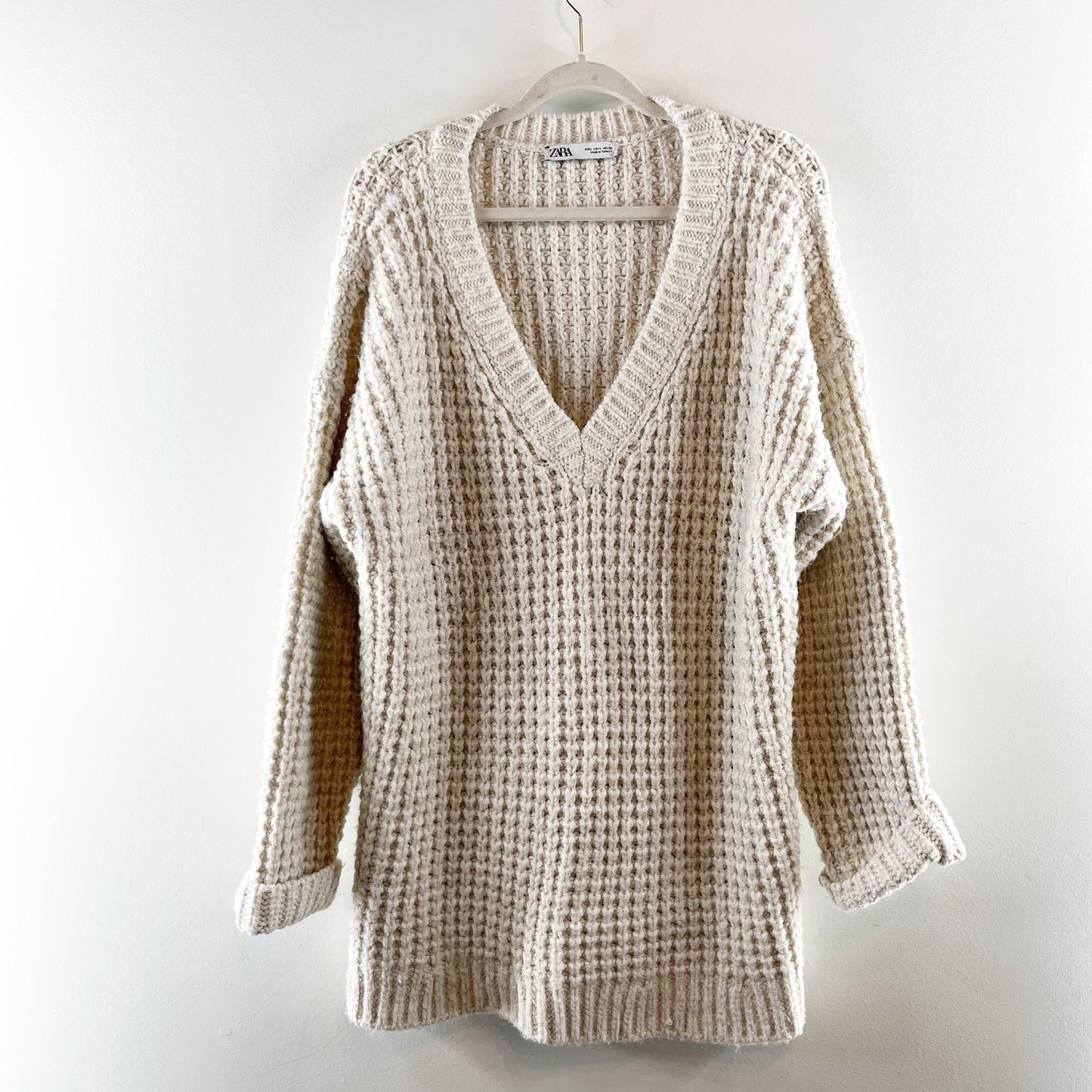 ZARA Chunky Waffle Textured V Neck Sweater Ivory Cream Large