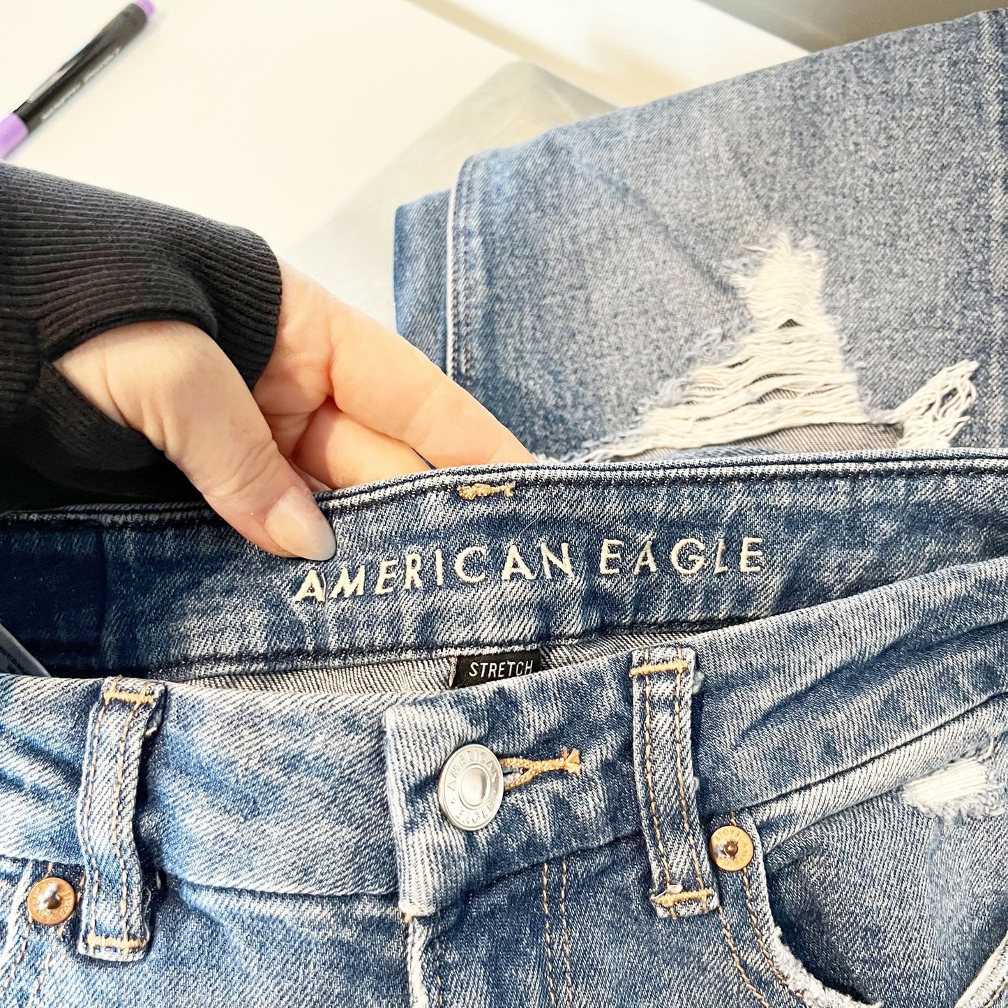 American Eagle Curvy High Rise Mom Distressed Stretch Jeans Blue 6 Petite