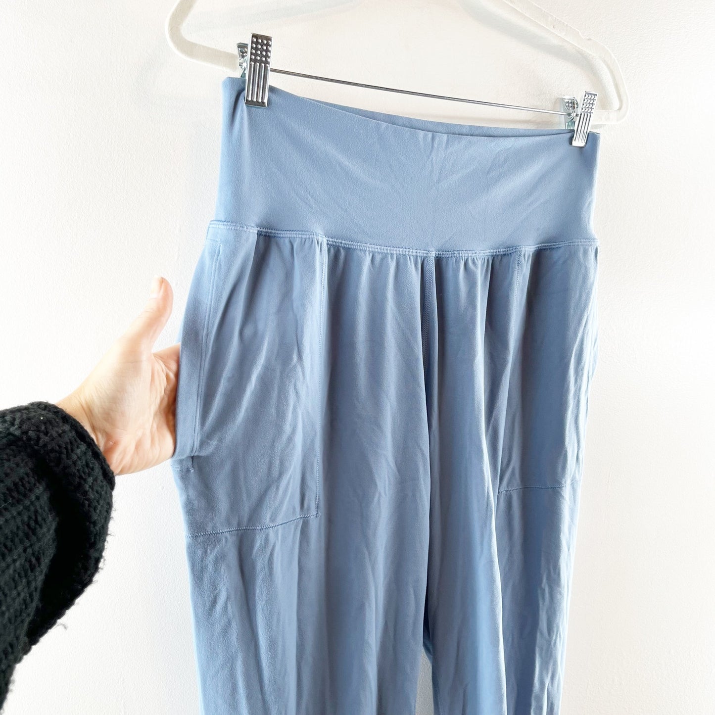 Athleta Salutation Pull On High Waisted Jogger Pants Blue Star Medium