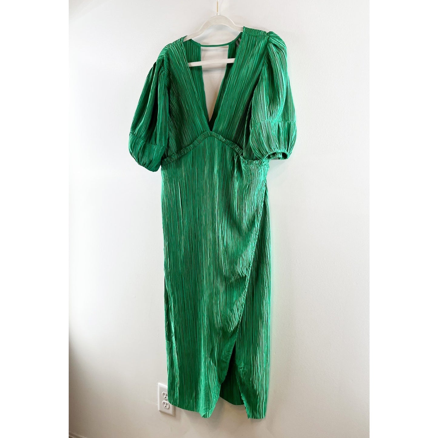 Anthropologie V Neck Short Puff Sleeve Plisse Pleated Midi Dress Green Medium