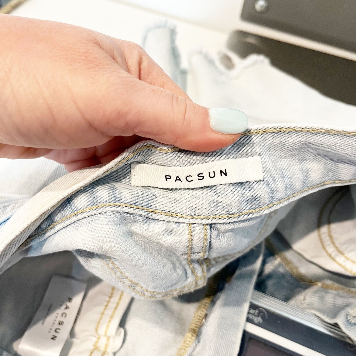 PacSun Light Wash Ultra High Waisted Vintage Denim Shorts Medium Indigo Blue 24