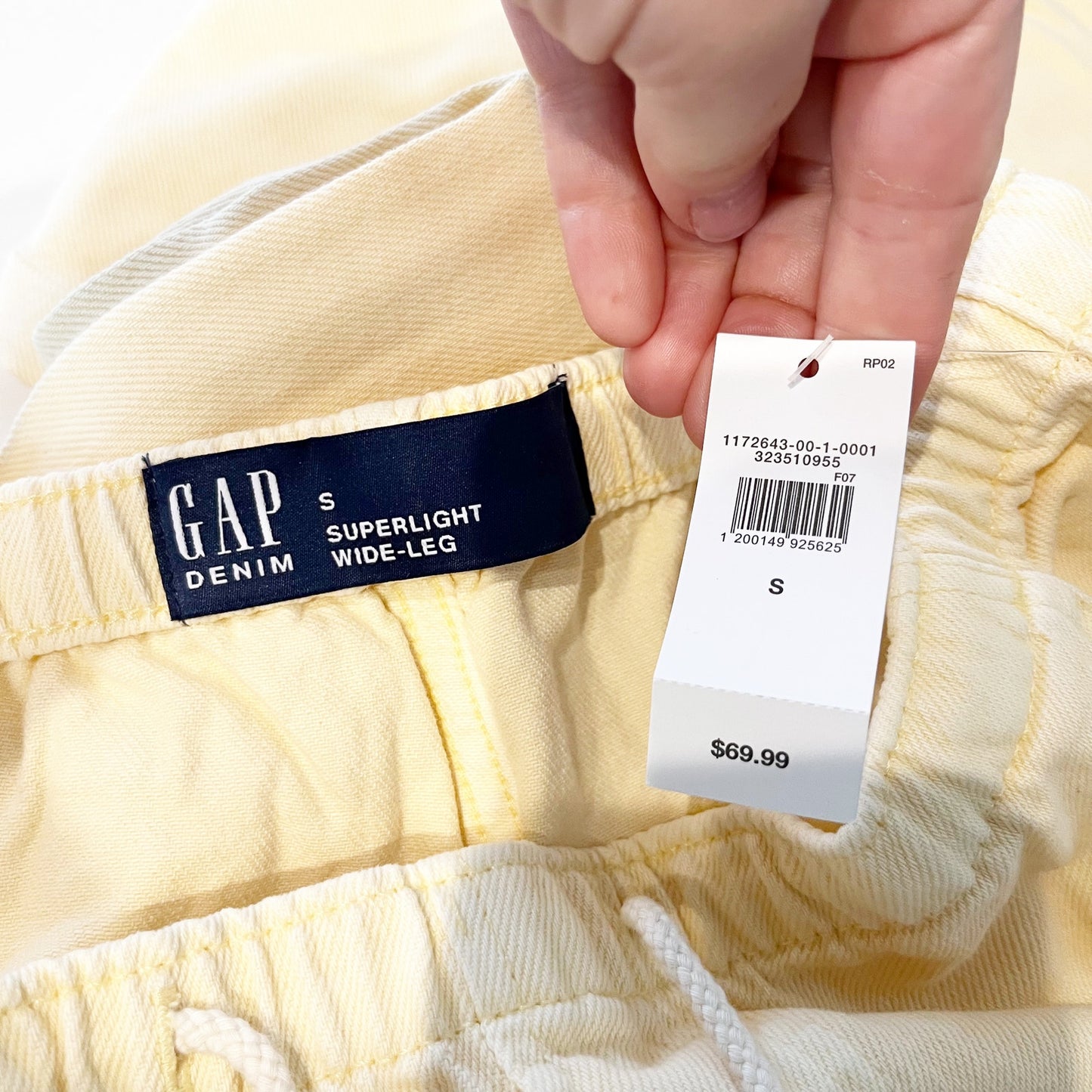 Gap Denim Superlight Mid Rise Soft Pull-On Wide Leg Jeans Vanilla Pudding Small