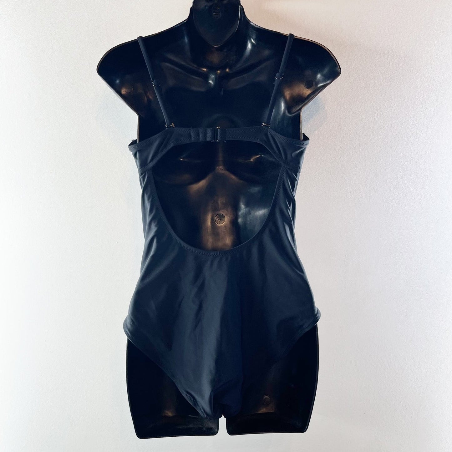 Old Navy Sleeveless Underwired Open Back One Piece Swimsuit Black Medium