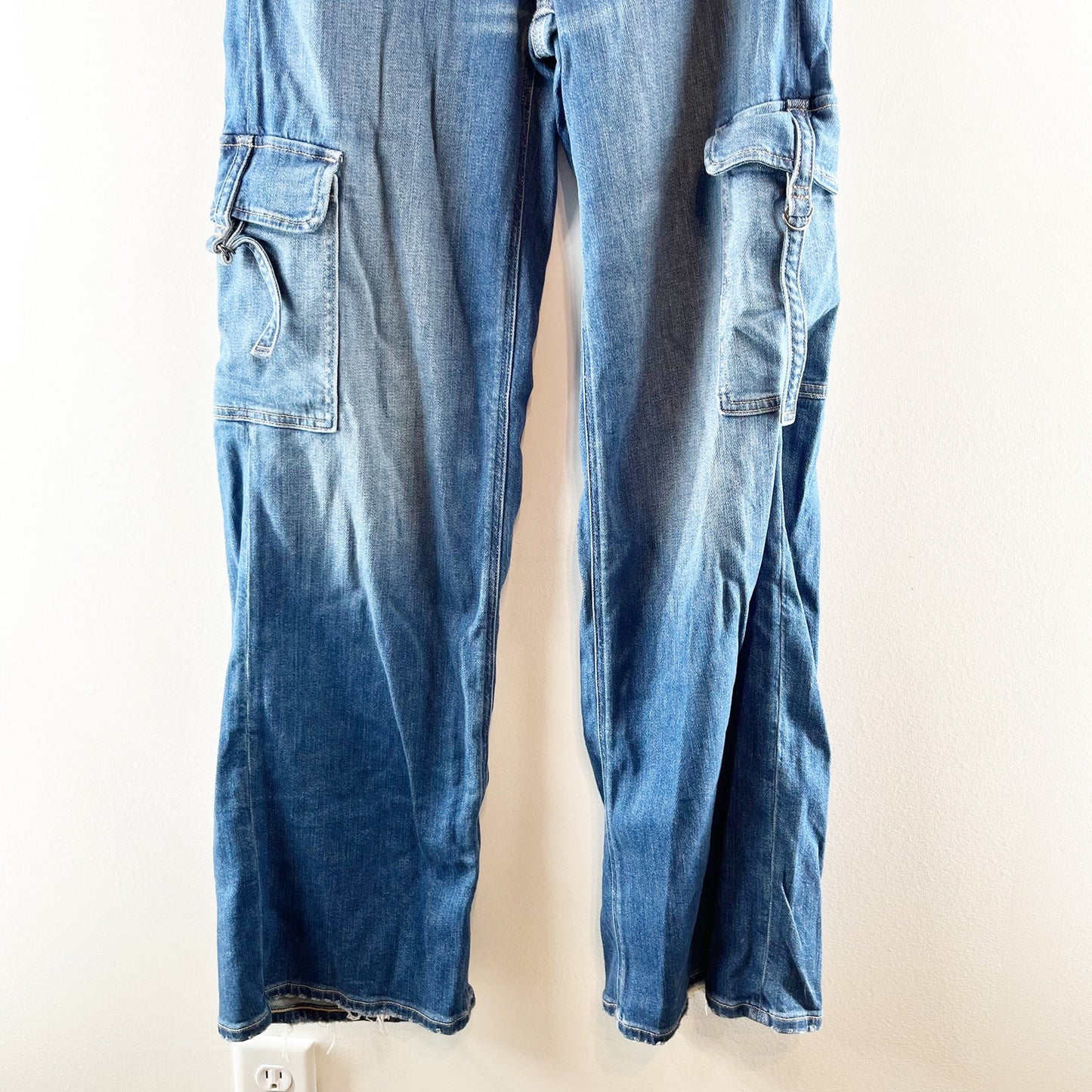 American Eagle Outfitters Super High Rise Baggy Wide Leg Cargo Jeans Blue 0