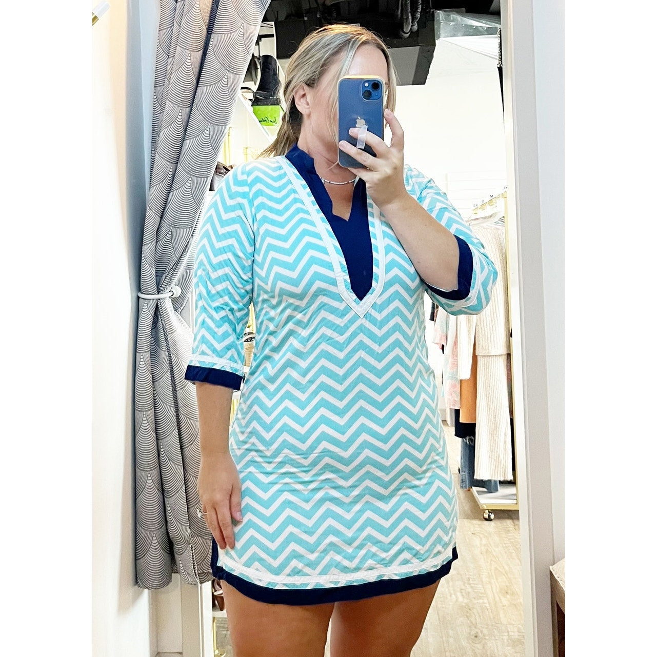 Escapada Chevron-Patterned 3/4 Sleeve V-Neck Tunic Dress Turquoise White Medium