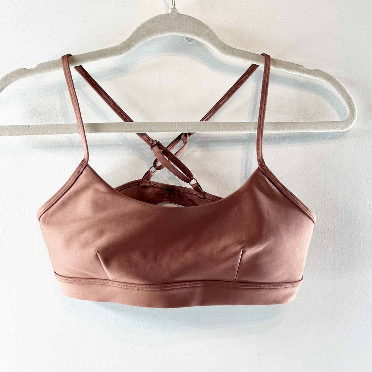 Alo Airlift Intrigue Sports Bra Chestnut Brown Small
