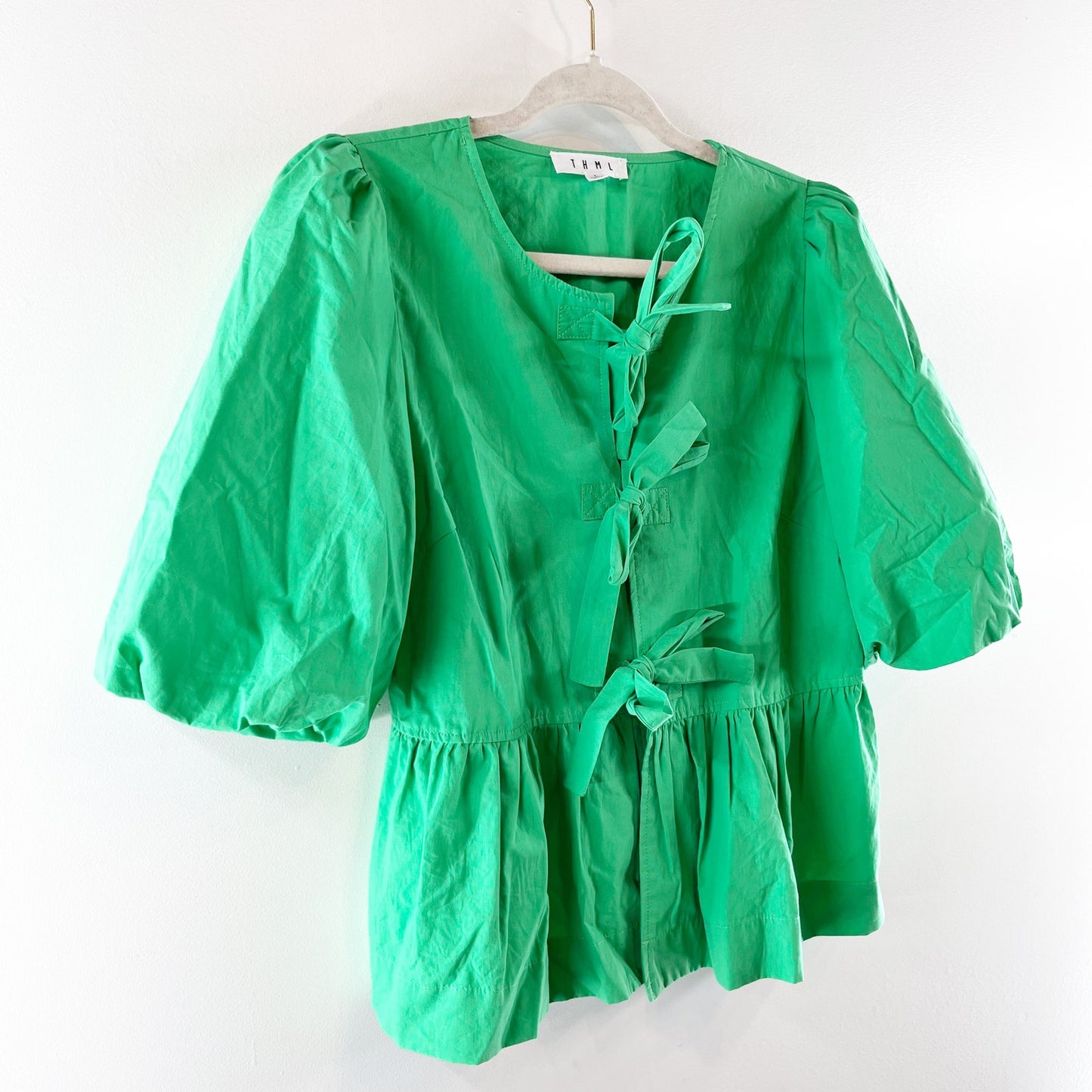 THML Short Puff Sleeve Tie Front Bow Peplum Top Blouse Green Large