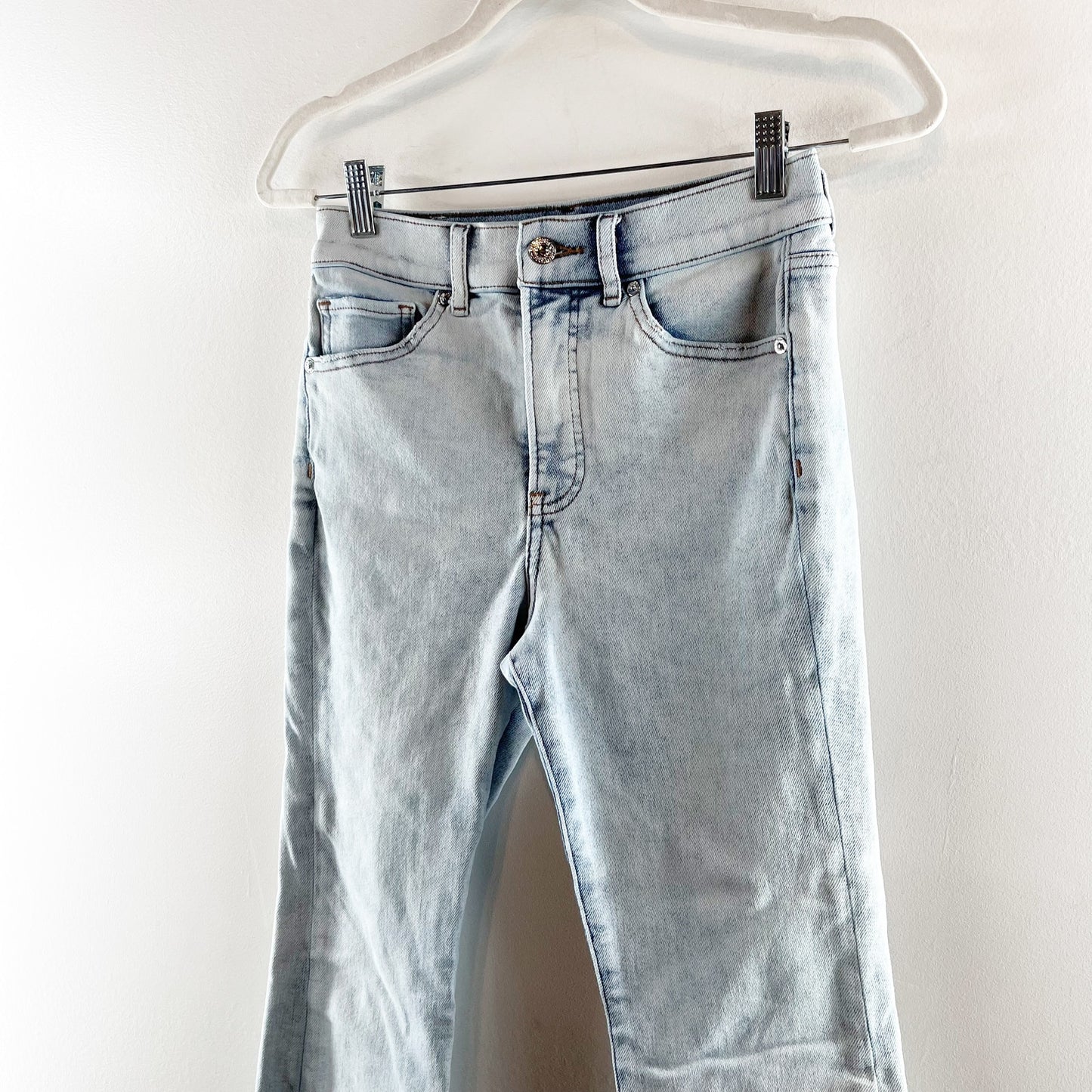 Express High Rise Cropped Flare Raw Hem Light Wash Jeans Blue 4