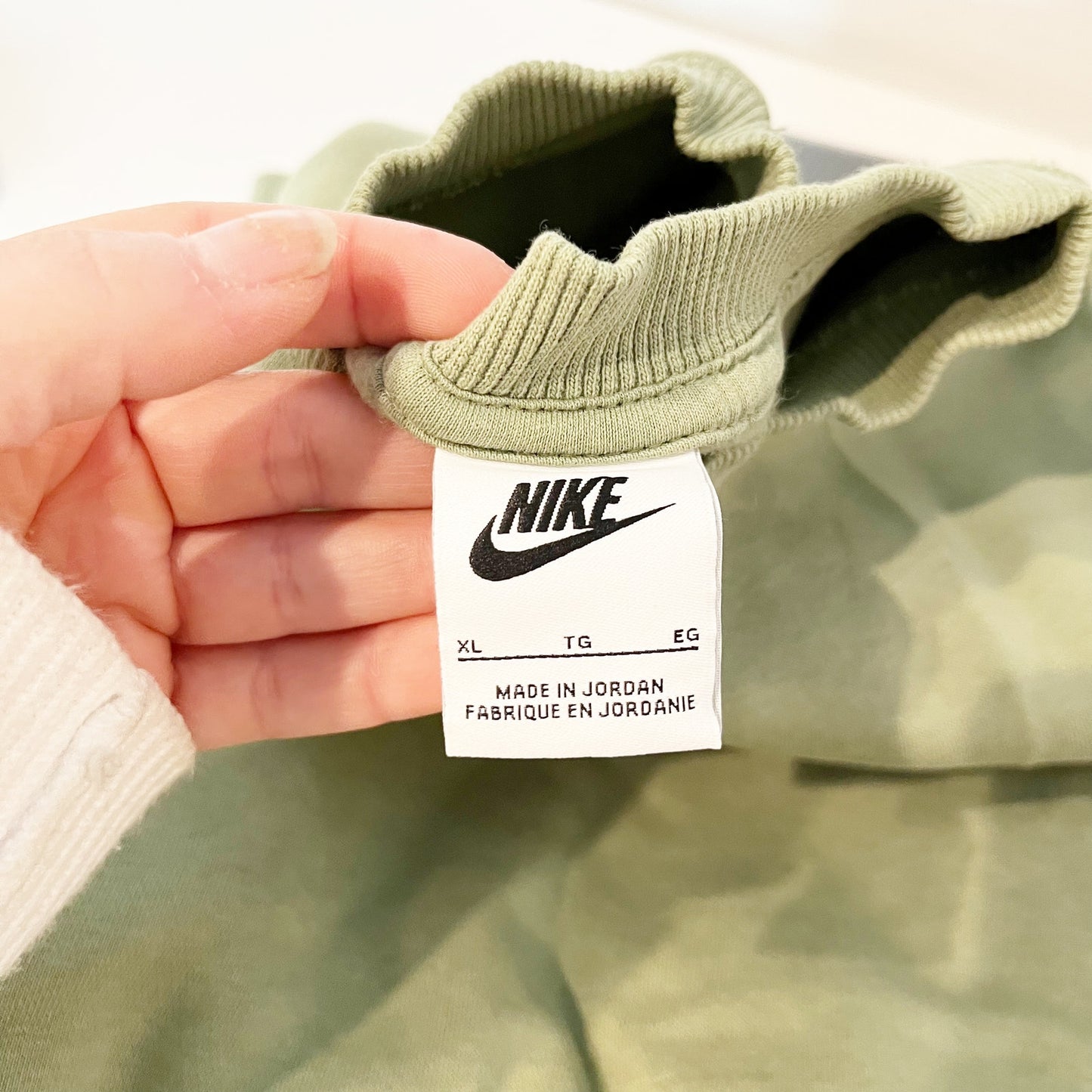 Nike Sportswear Phoenix Fleece Over-Oversized Crew-Neck Sweatshirt Oil Green XL