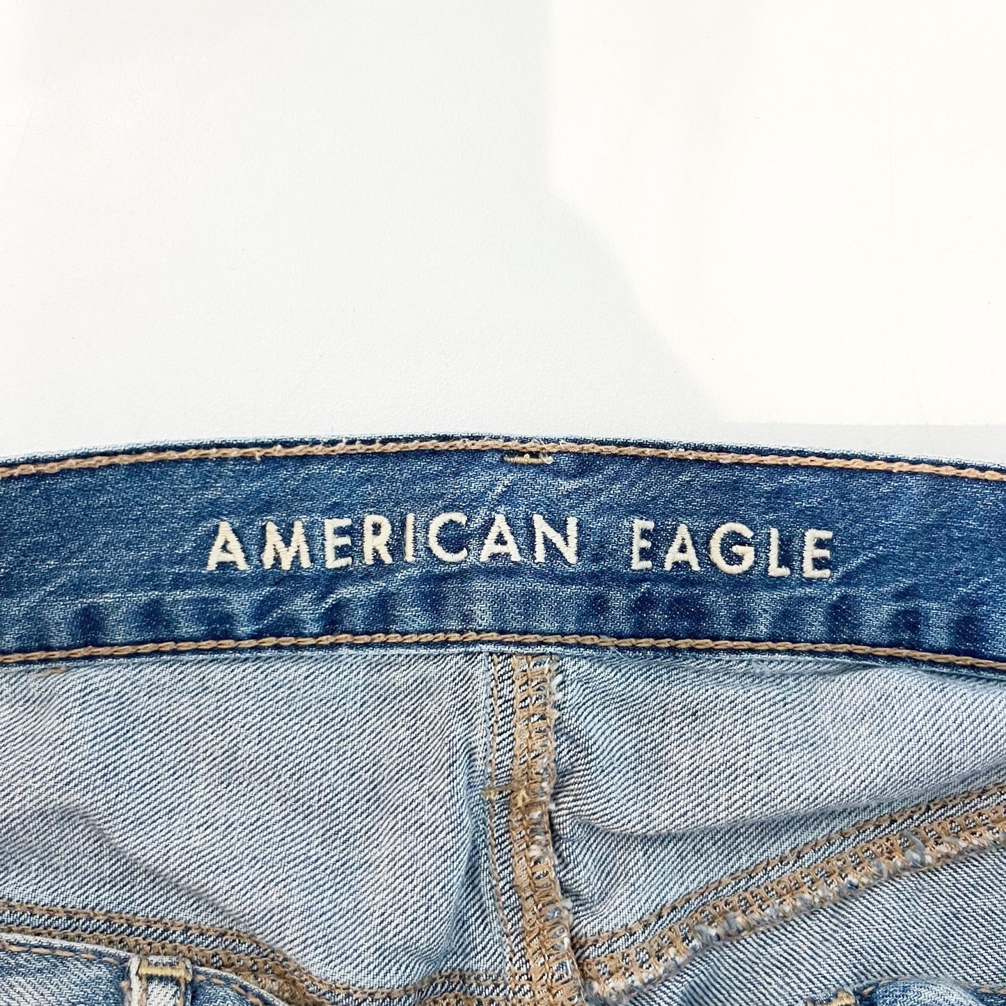 American Eagle Frayed Distressed Cutoff 90s Boyfriend Jean Short Medium Washed 2