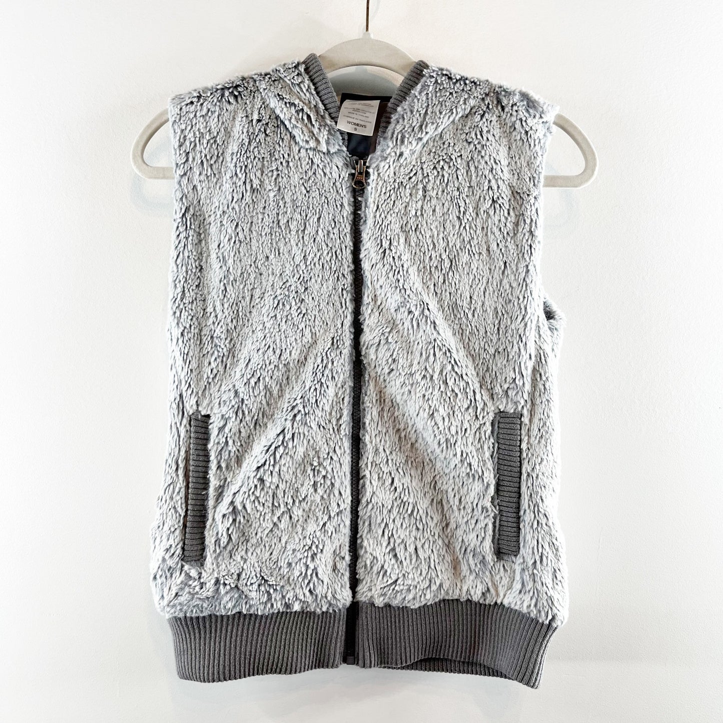 Patagonia Conejo Fuzzy Fleece Faux Fur Hooded Vest Gray Small