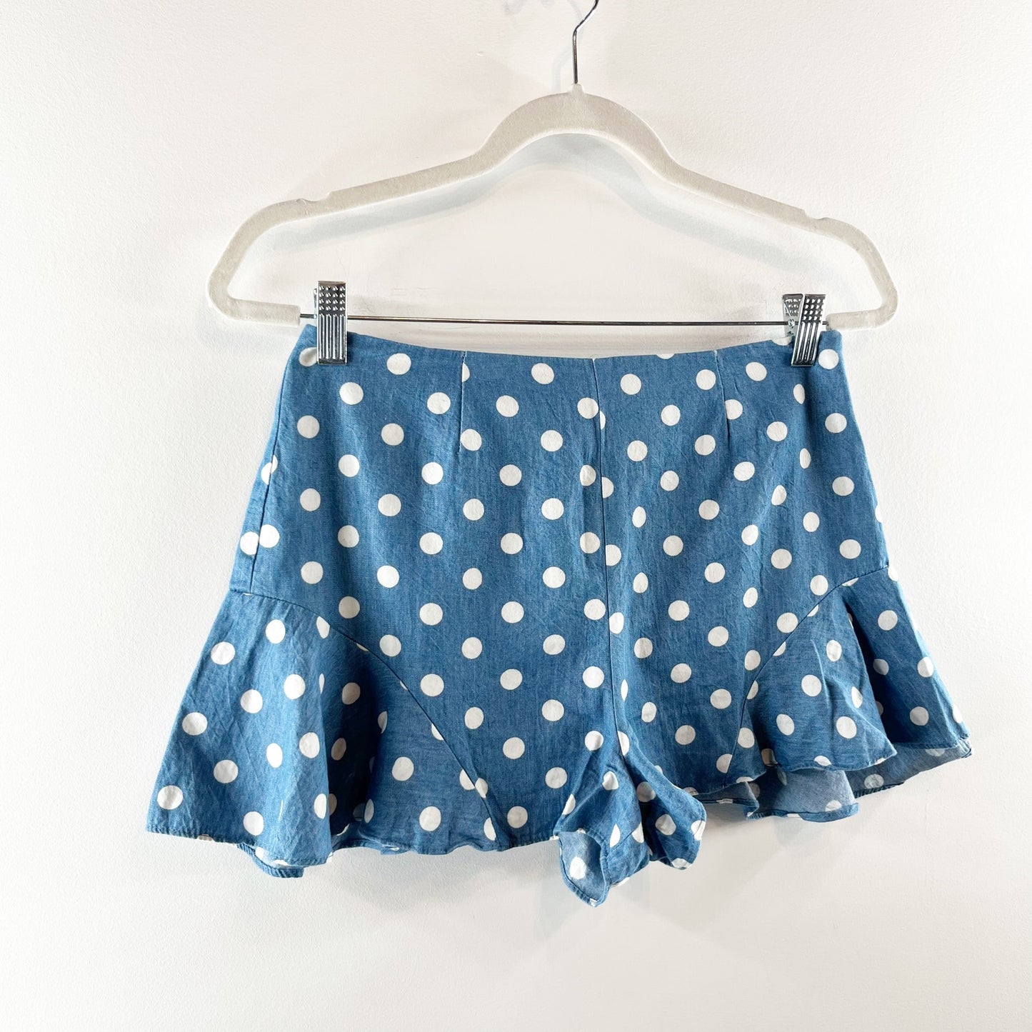 AQUA Polka Dot Ruffle Hem Flutter Denim Shorts Blue White Medium