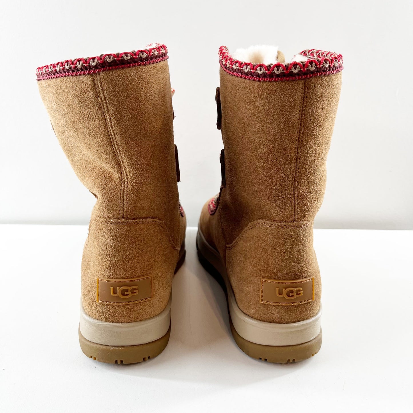 UGG Classic Winter Hiker Hi Boots Chestnut Brown 9.5