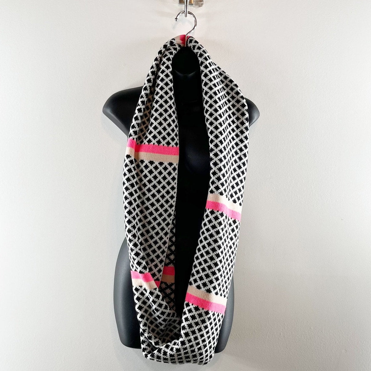 LOFT Colorblock Knit Round Infinity Neck Scarf Black White Pink One Size