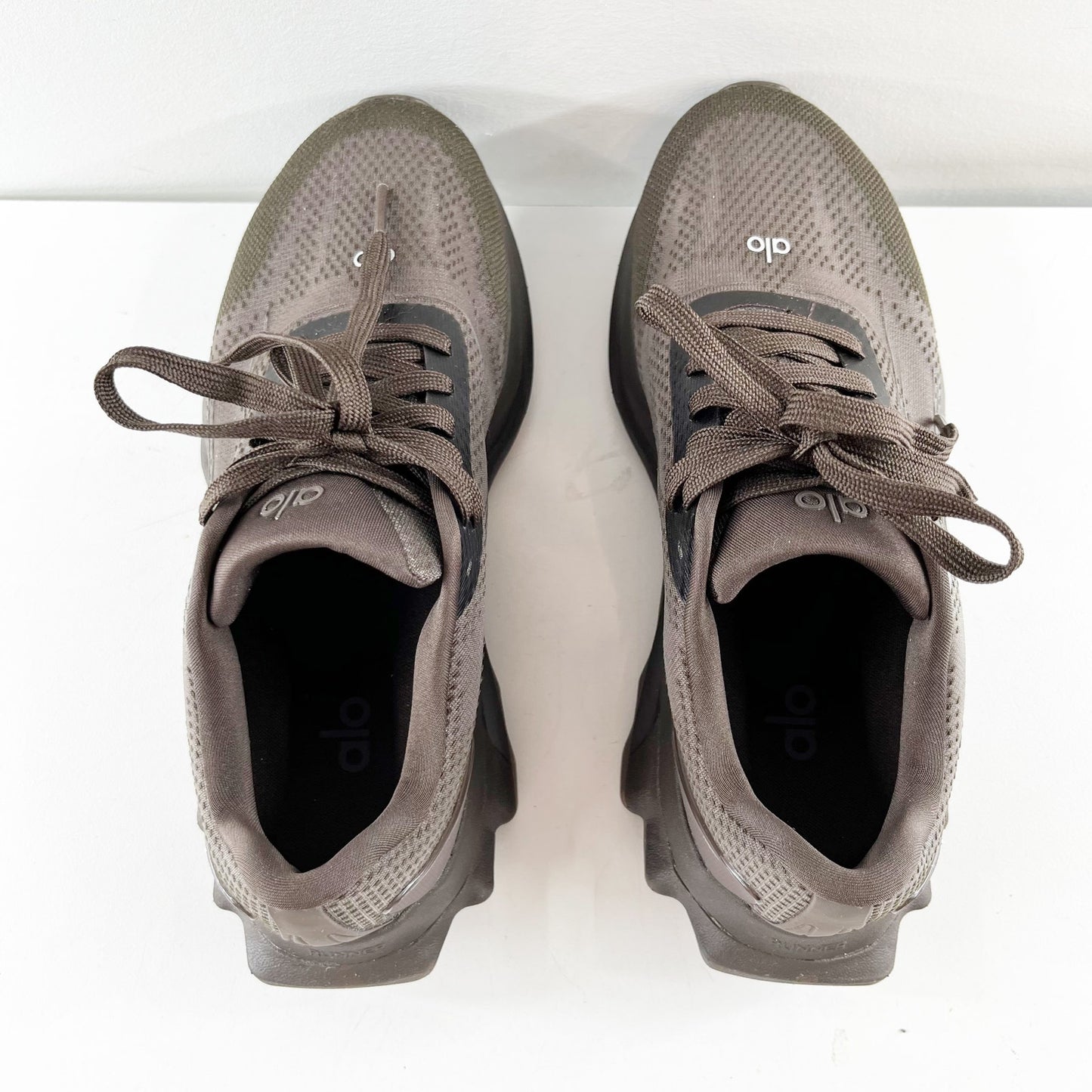 Alo Runner Shoes Sneakers Espresso Brown 7