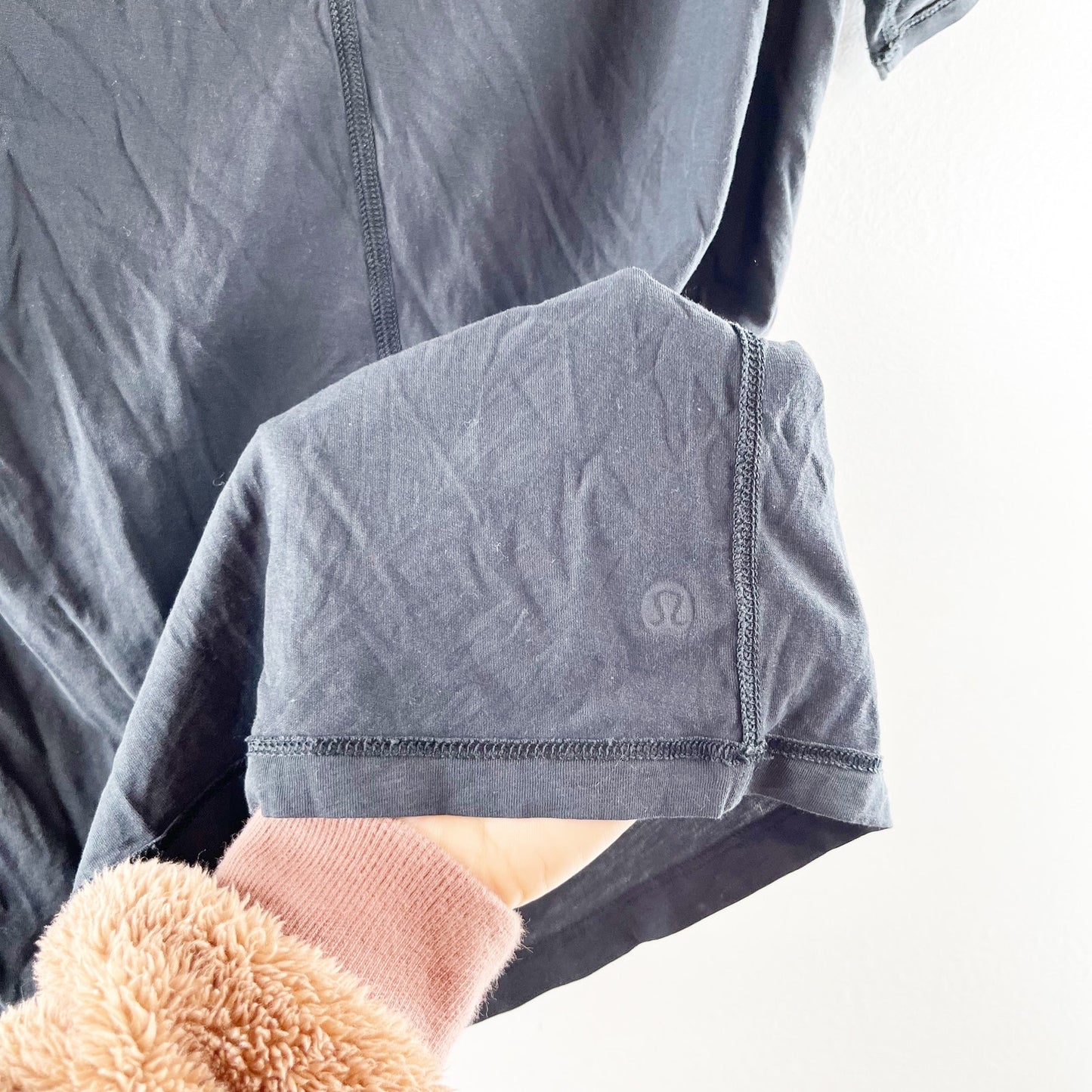 Lululemon Athletica Short Sleeve Crew Neck Active T-Shirt Black Small