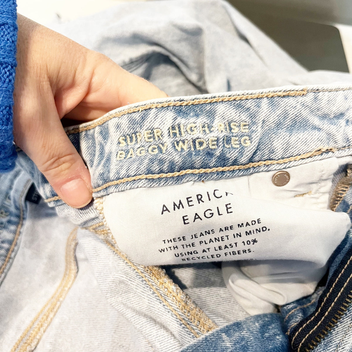 American Eagle Dreamy Drape Super High Rise Baggy Wide Leg Jeans Salt Air Blue 8