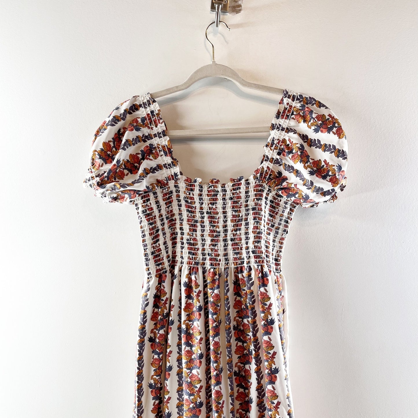 o.p.t Floral Daphne Puff Sleeve Smocked Tiered Midi Sundress White Pink Large