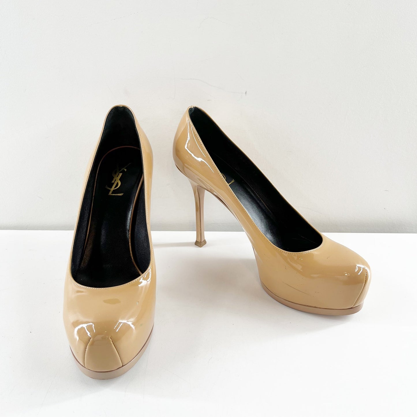 YSL Yves Saint Laurent Tribute Too Patent Leather Stiletto Pumps Heels Nude 39