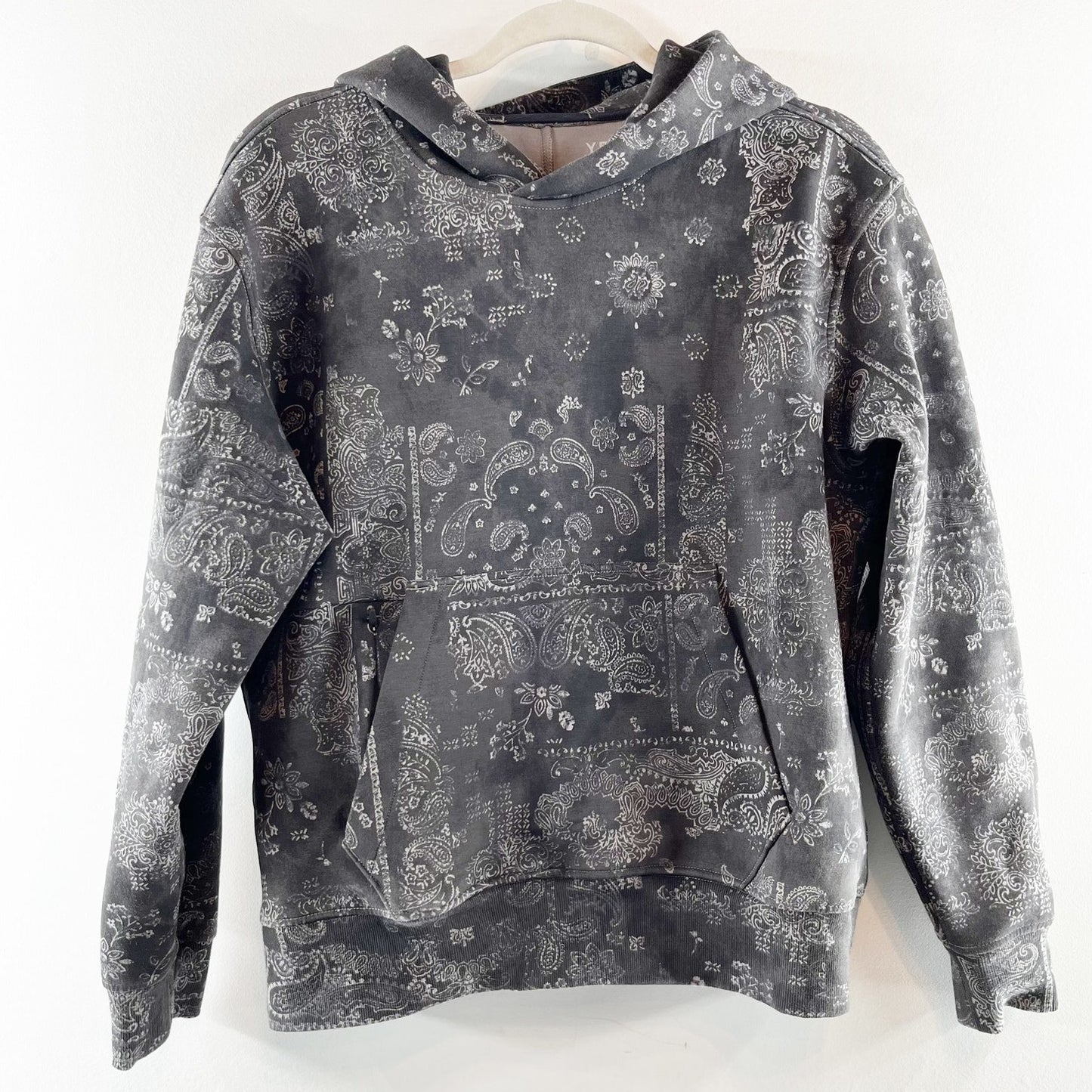 Abercrombie YPB neoKnit Max Popover Hoodie Sweatshirt Bandana Paisley Print Gray