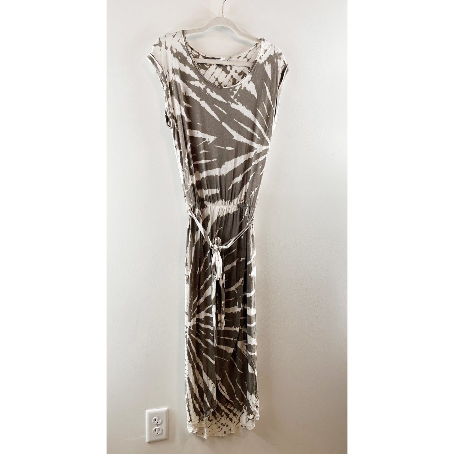 Young Fabulous & Broke Short Sleeve Tie Waist Midi Dress Brown Cream XS