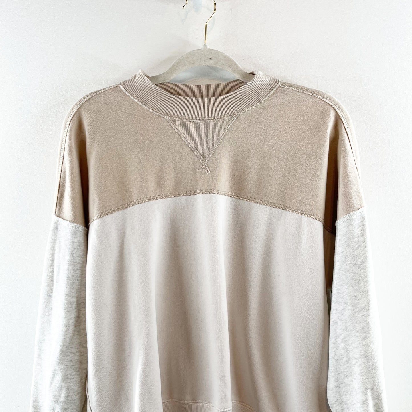 Abercrombie & Fitch Soft AF Colorblock Crewneck Sweatshirt Tan Beige Gray XS