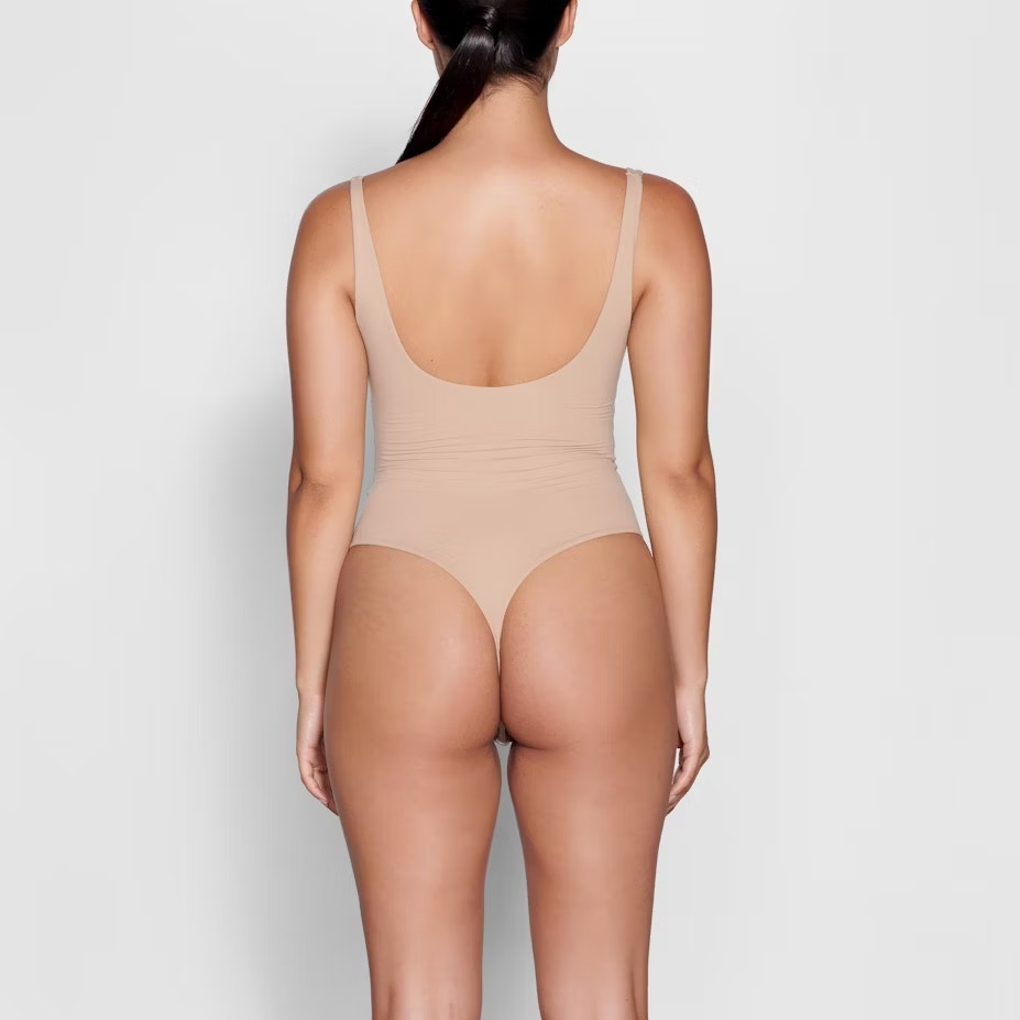 Skims Fits Everybody Square Neck Low Scoop Back Thong Bodysuit Clay Large