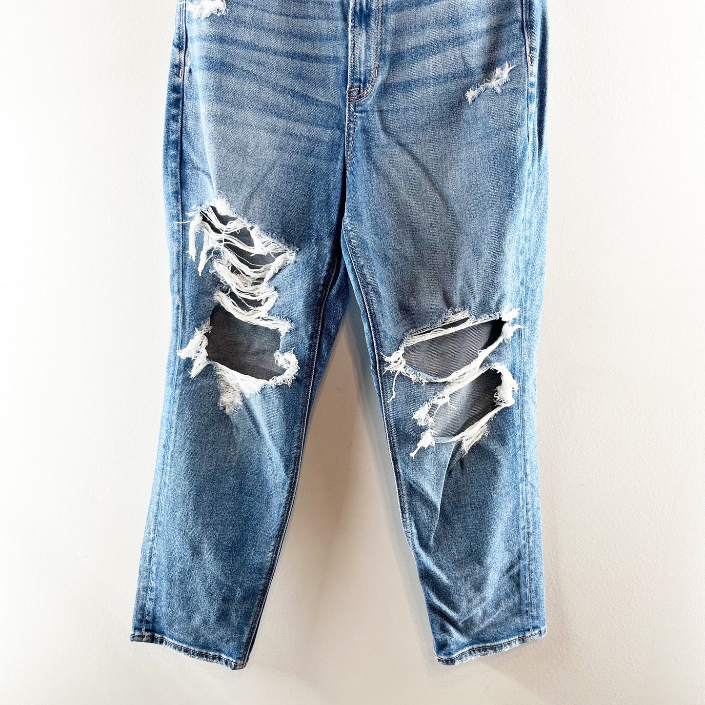 American Eagle Curvy High Rise Mom Distressed Stretch Jeans Blue 6 Petite