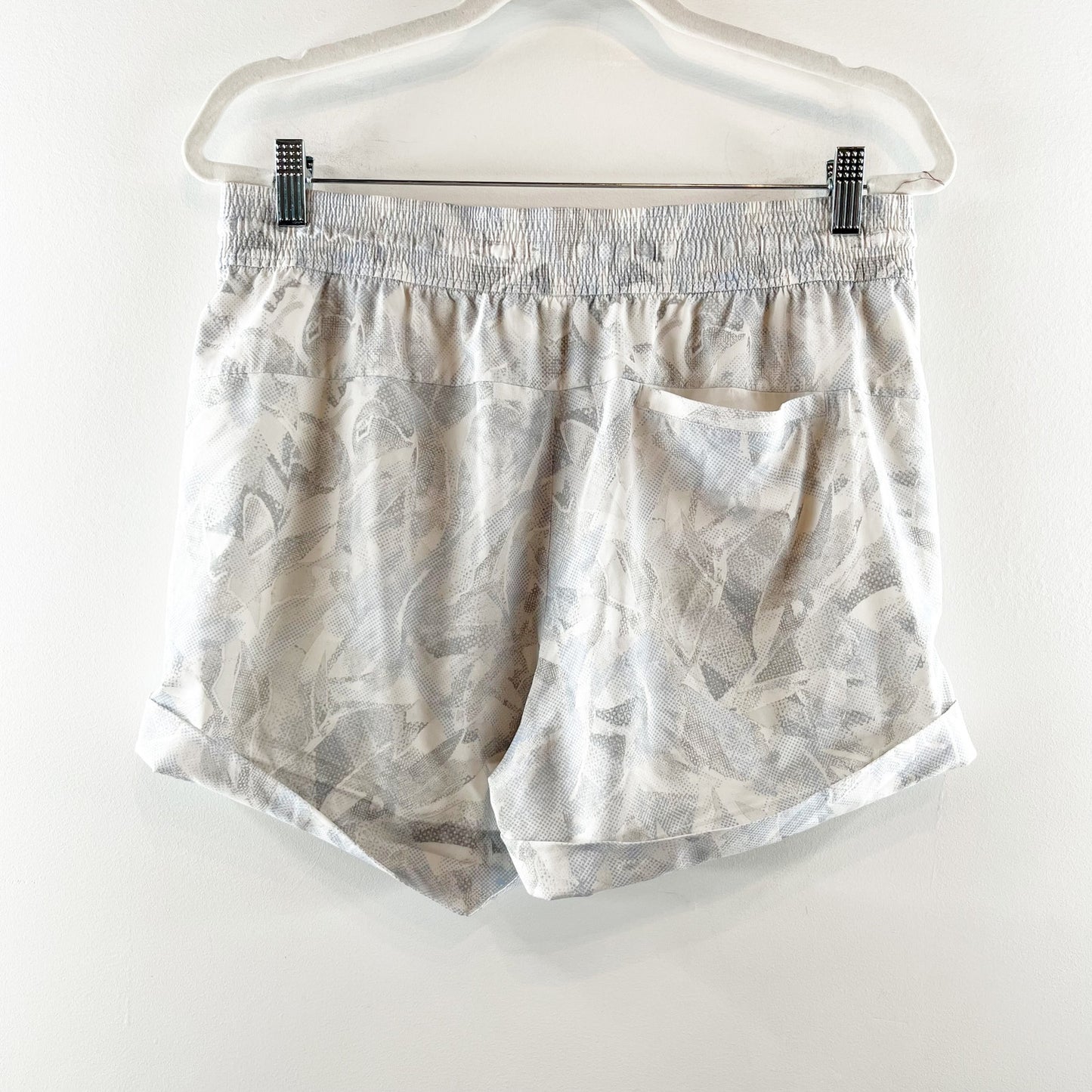 Lululemon Spring Break Away High Waisted Cuffed Short 3" Jasmine White Multi 10