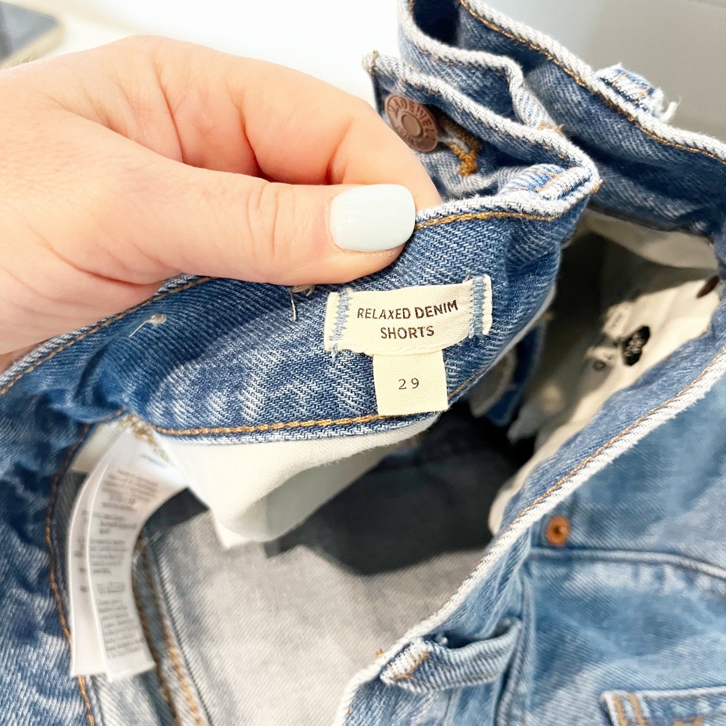 Madewell High Waisted Relaxed Raw Hem Denim Jean Shorts Kelton Wash 29