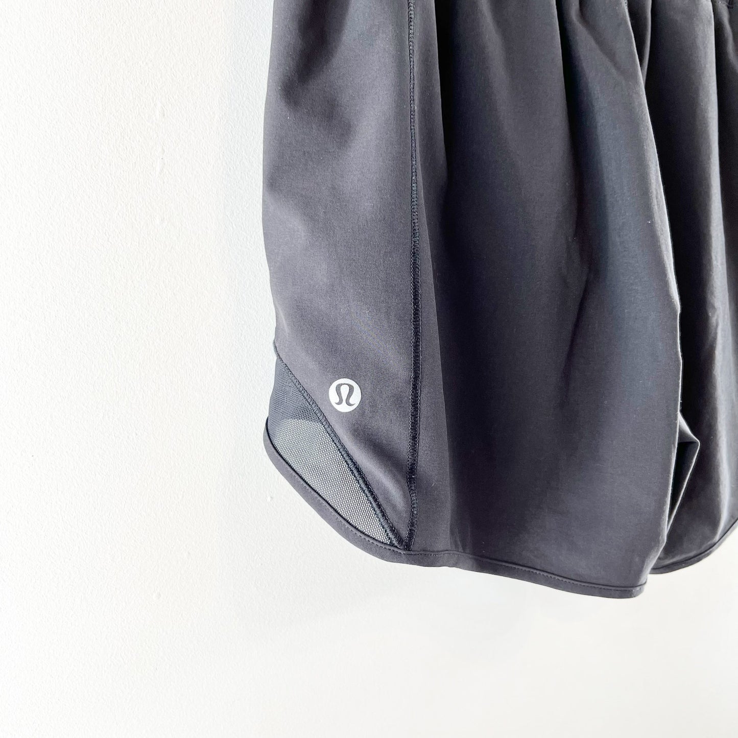 Lululemon Hotty Hot Pull On Low-Rise Lined Active Running Short 4" Black 4 Tall