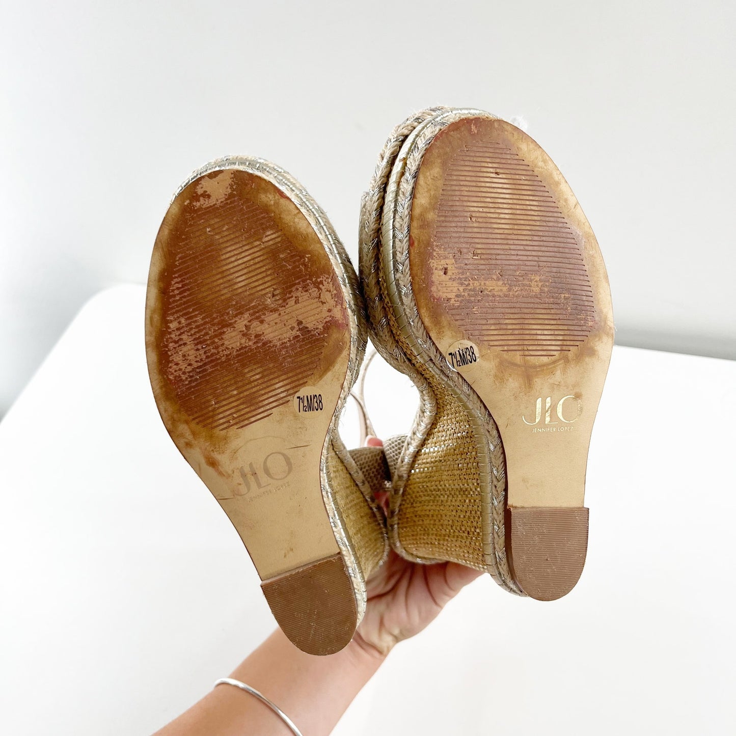JLO Jennifer Lopez Ondra Wedge Heel Shoes Espadrille Sandals Gold 7.5