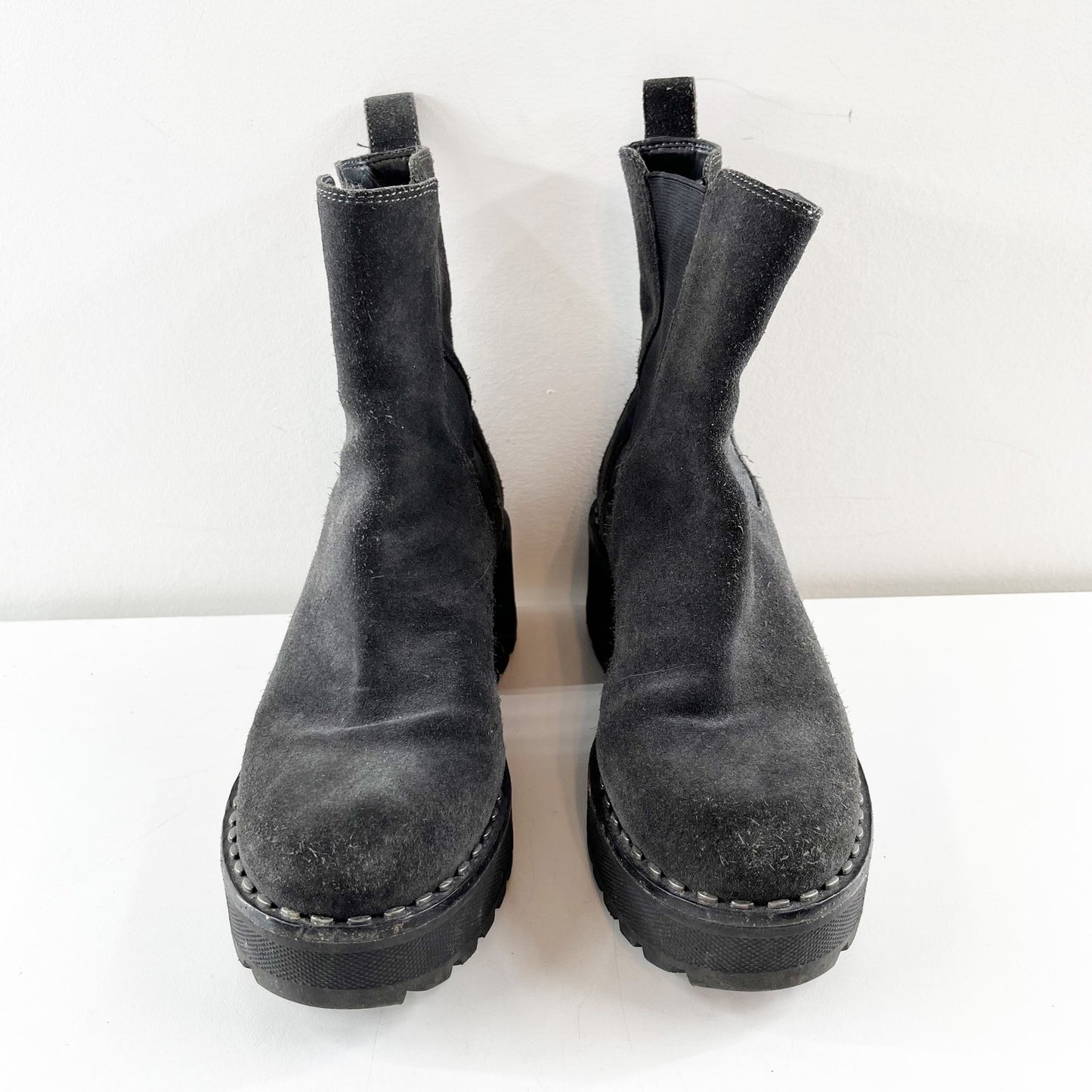 Vince Camuto Chunky Madisha Suede Pull On Chelsea Boots Gray 7