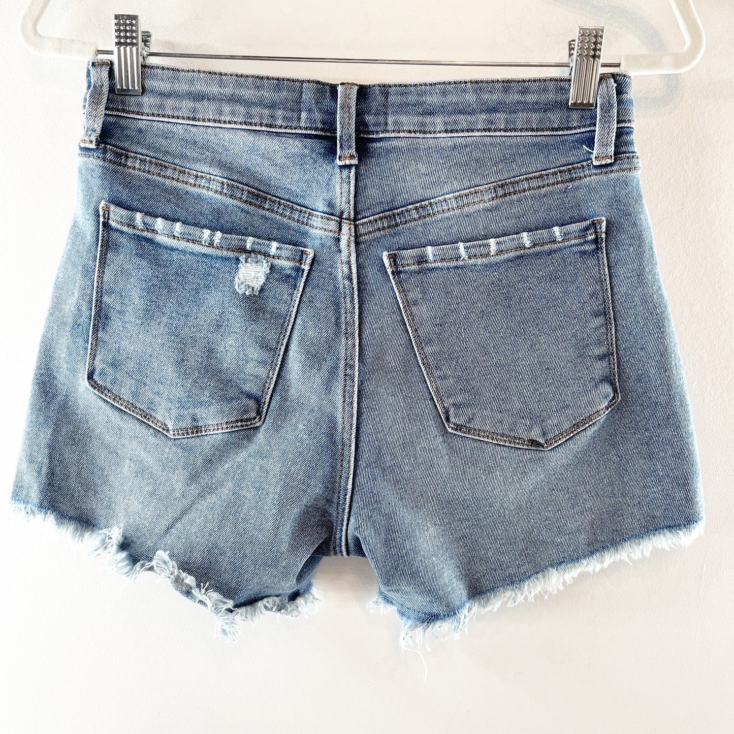 Evereve The Ever Short Mid Rise Stretch Raw Hem Denim Shorts Blue 25