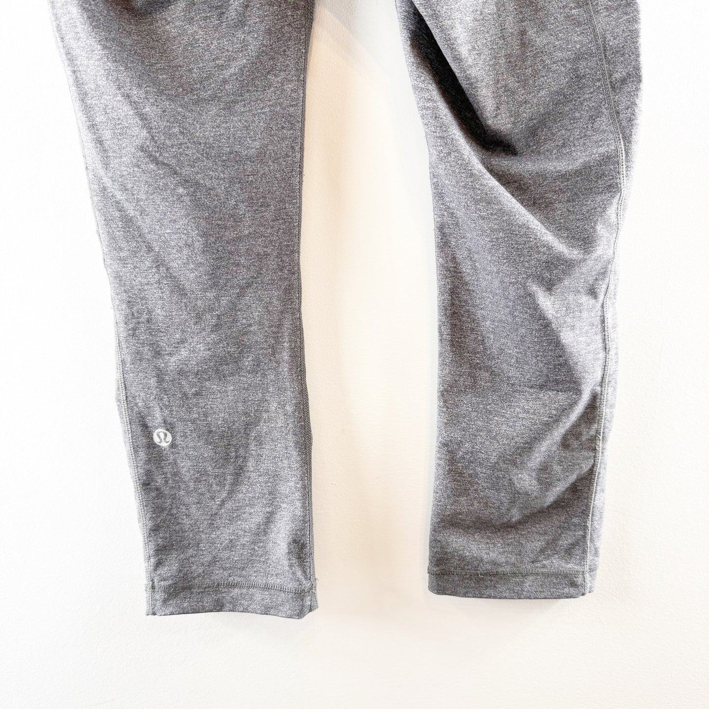 Lululemon Speed Up Crop Leggings 21" Heathered Black Gray 6