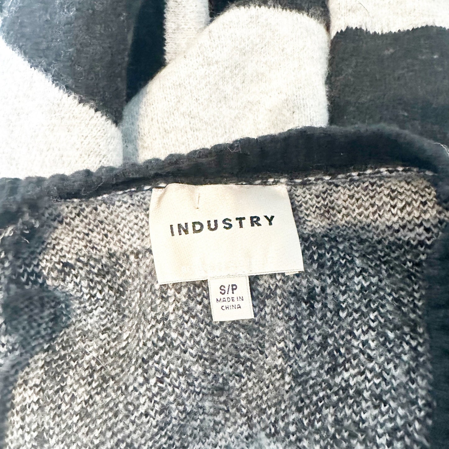 Industry Cropped Button Up Checkered V Neck Cardigan Sweater Black Gray Small